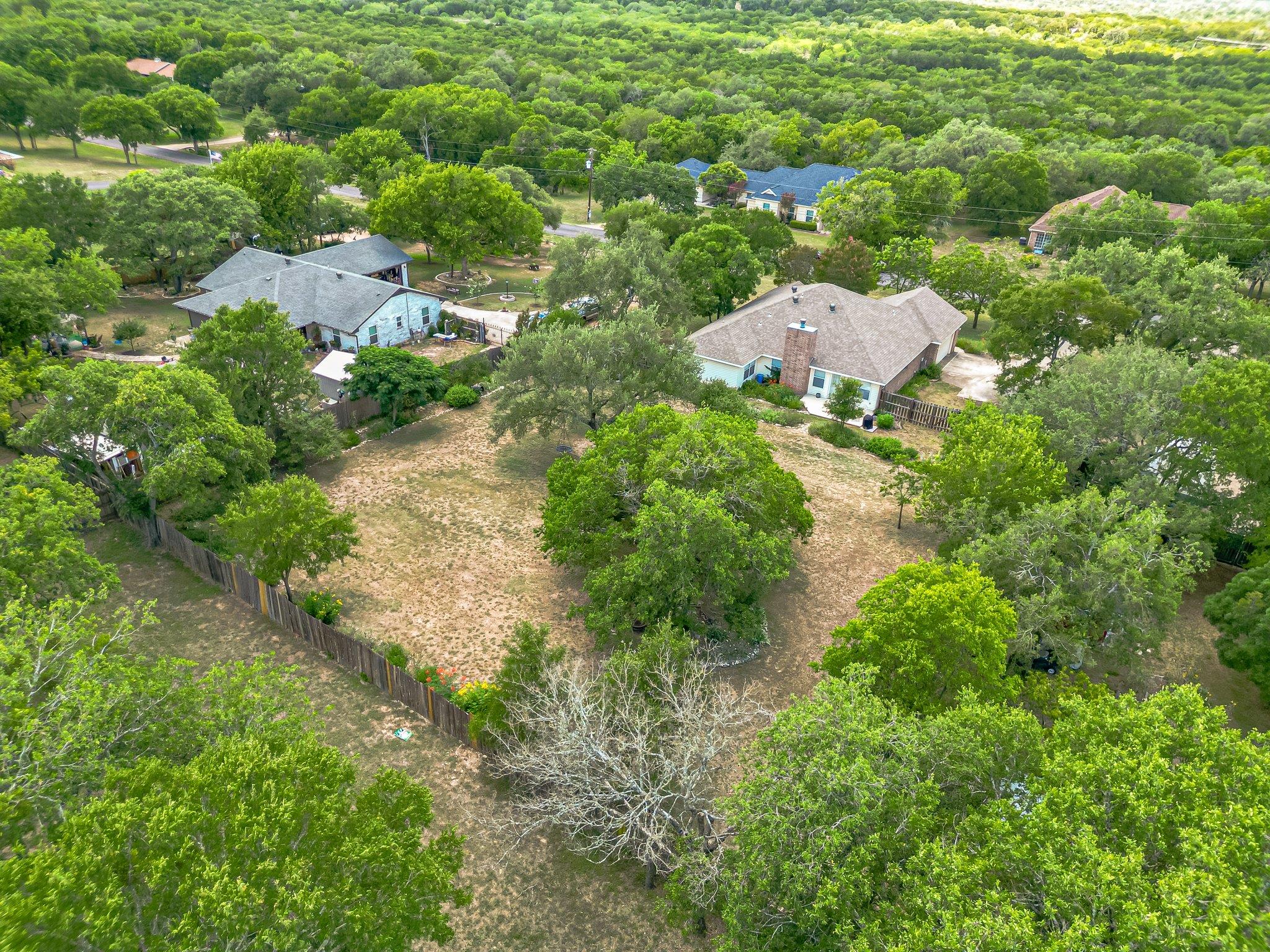 127 Maple Dr, Mountain City, TX 78610
