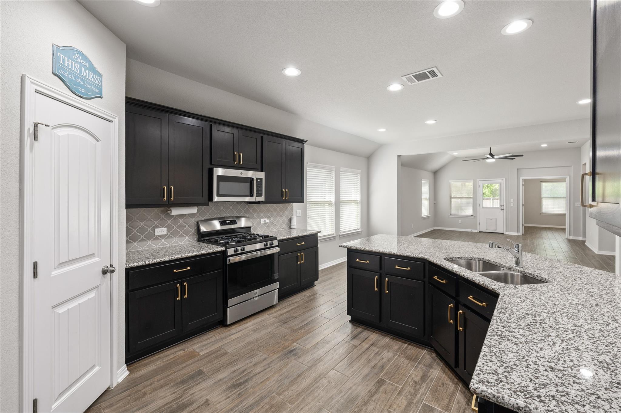 229 Blue Oak Blvd, San Marcos, TX 78666