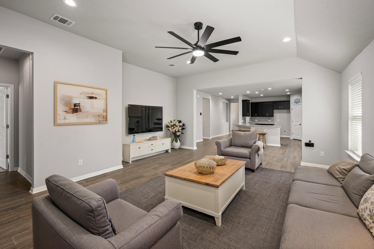 229 Blue Oak Blvd, San Marcos, TX 78666