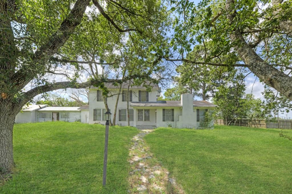3508 Moulton Rd, Gonzales, TX 78629