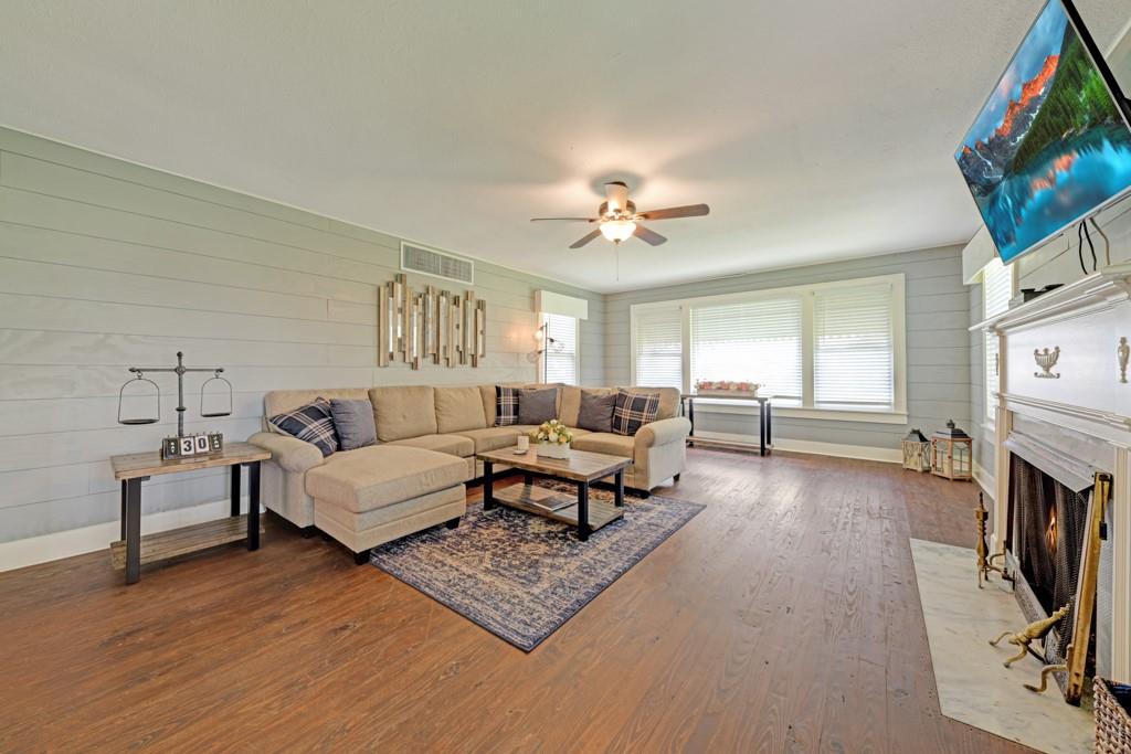 3508 Moulton Rd, Gonzales, TX 78629