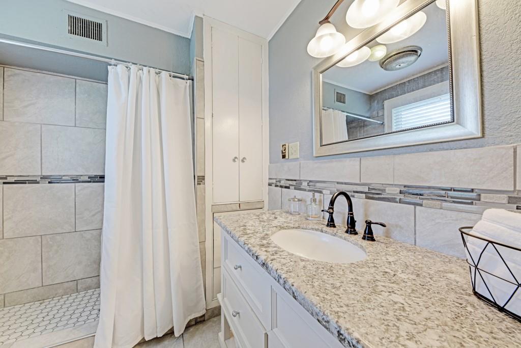 3508 Moulton Rd, Gonzales, TX 78629