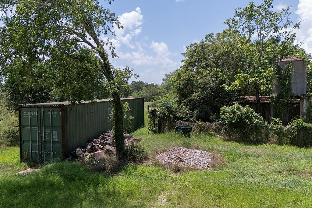 3508 Moulton Rd, Gonzales, TX 78629