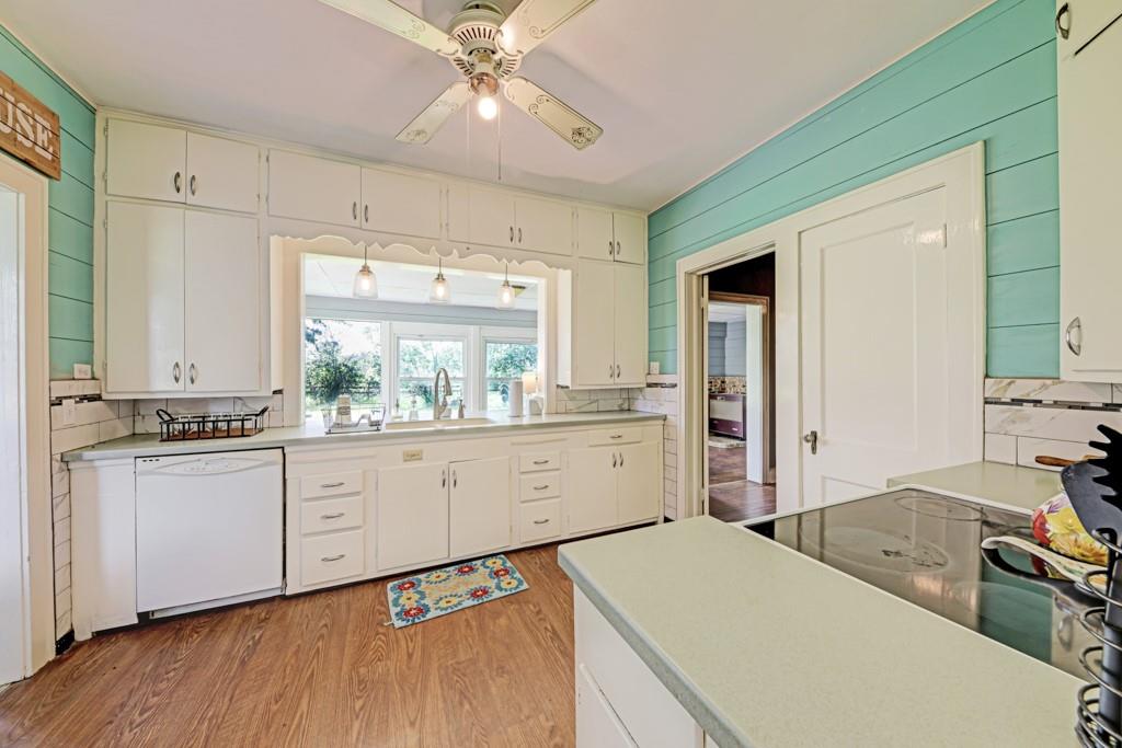 3508 Moulton Rd, Gonzales, TX 78629