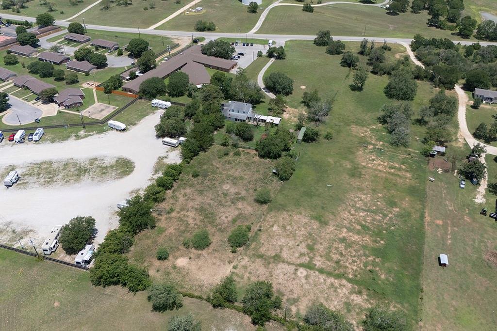 3508 Moulton Rd, Gonzales, TX 78629