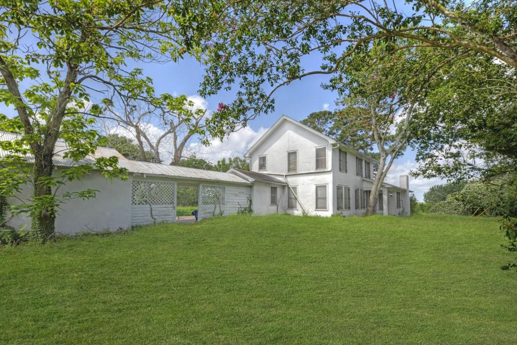 3508 Moulton Rd, Gonzales, TX 78629