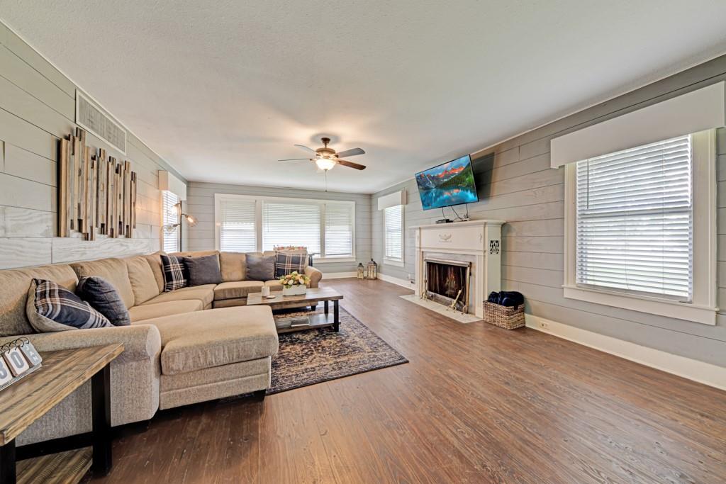 3508 Moulton Rd, Gonzales, TX 78629