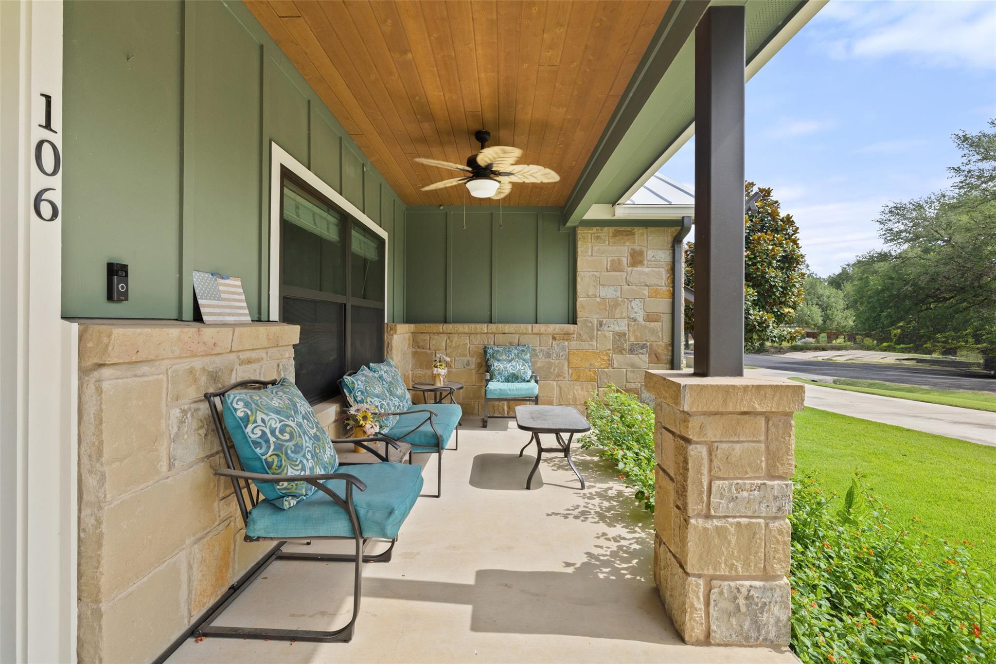 106 Leaning Oak Cir, Johnson City, TX 78636