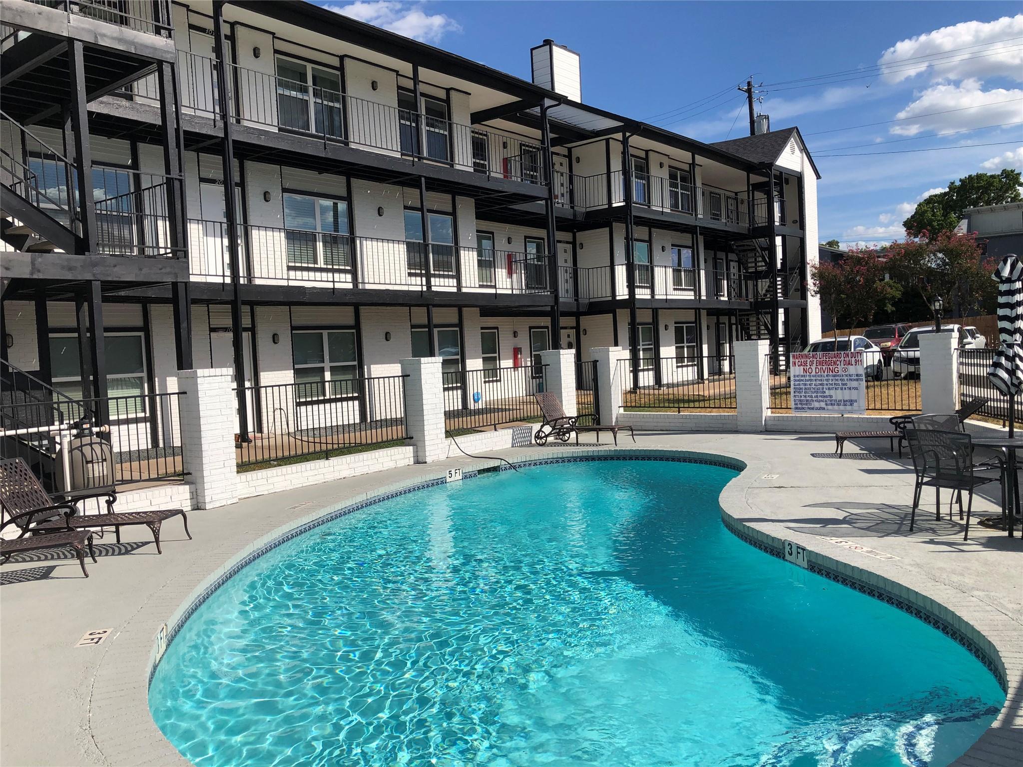 6409 Burns St # 306, Austin, TX 78752
