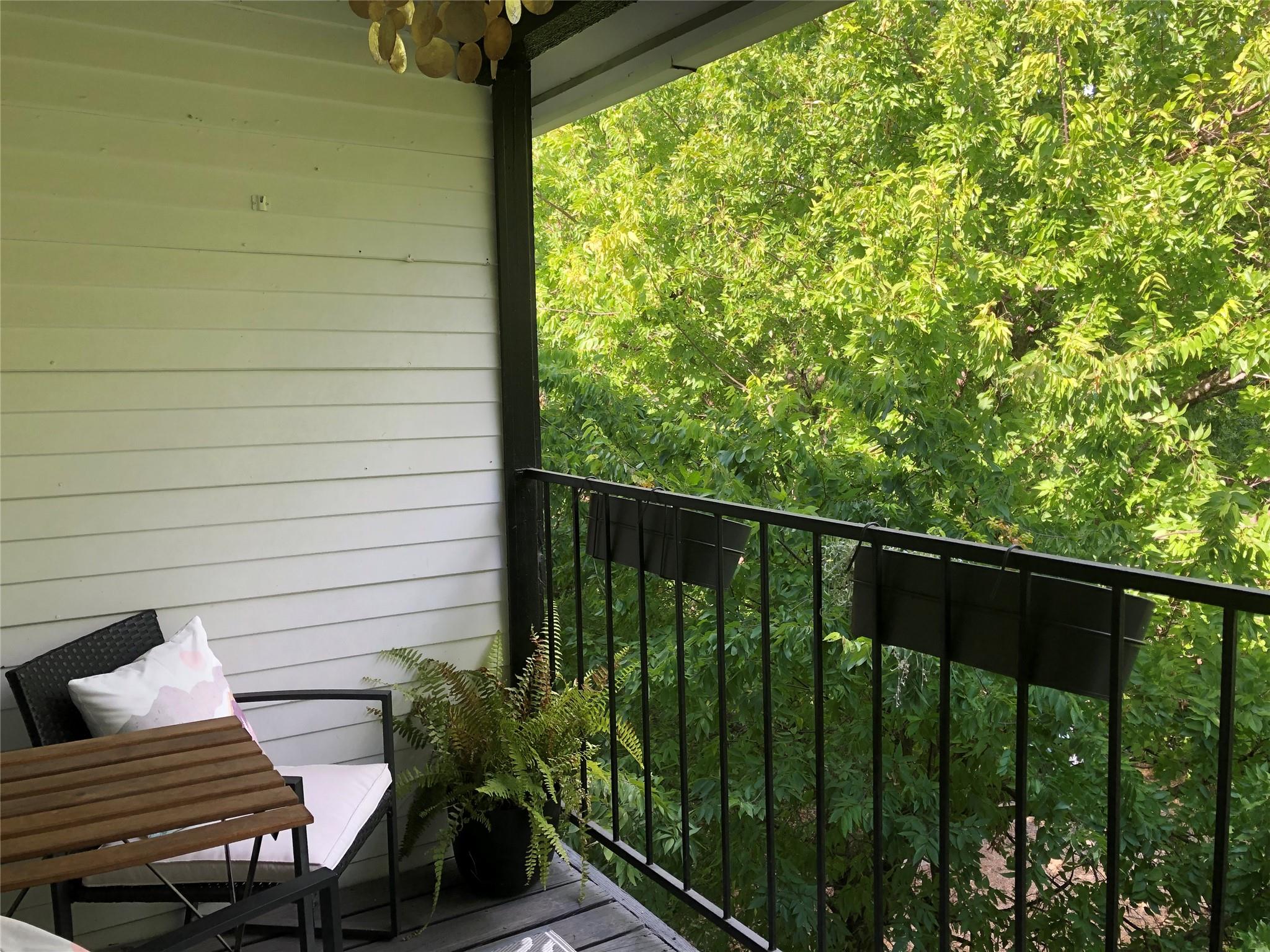 6409 Burns St # 306, Austin, TX 78752