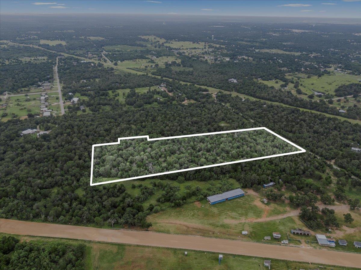000 McDonald Ln W, Cedar Creek, TX 78612