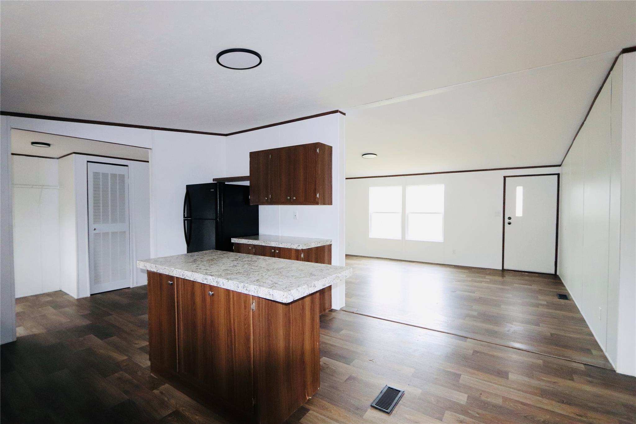 186 Pine Shadow Ln, Bastrop, TX 78602