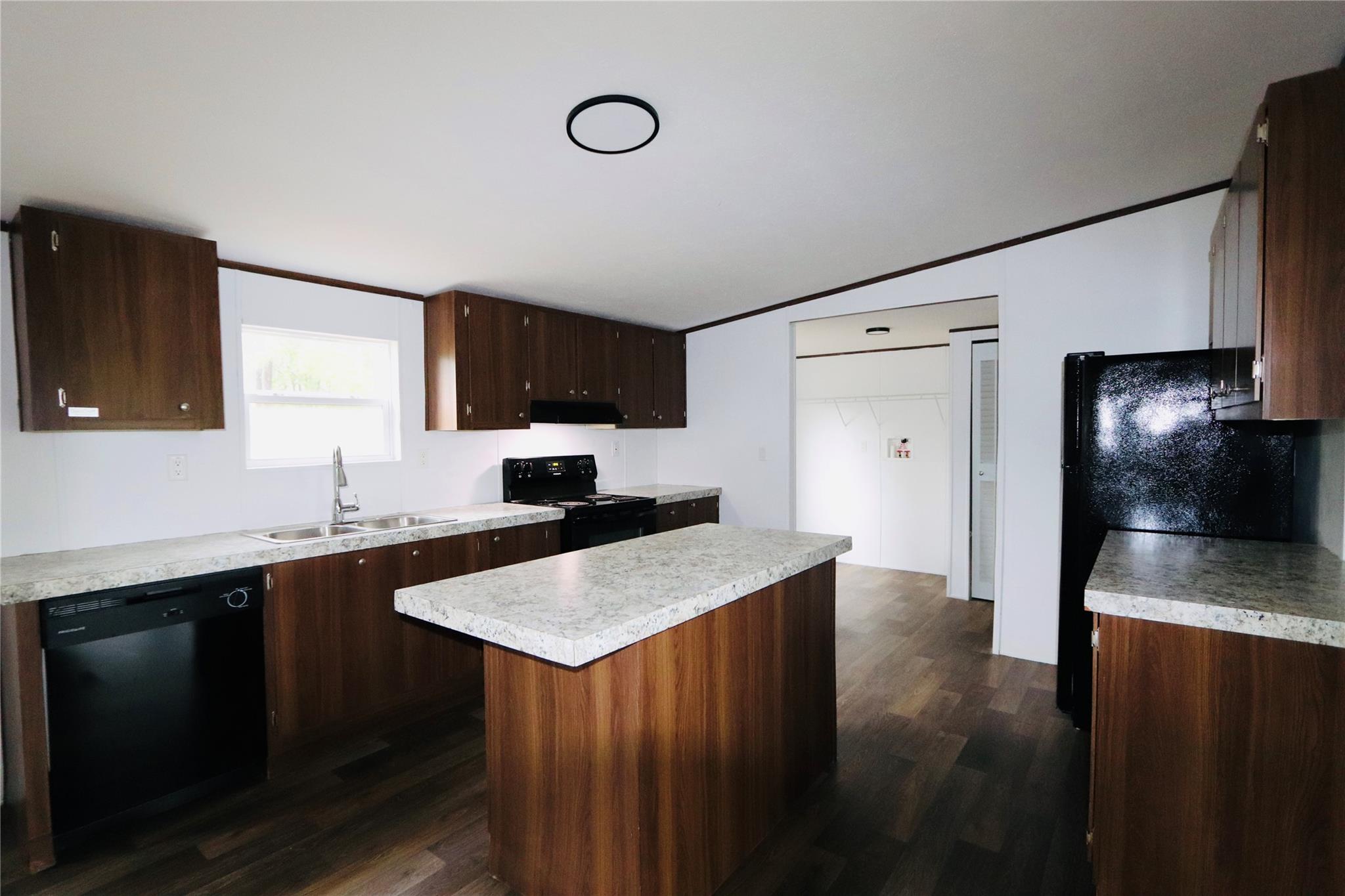 186 Pine Shadow Ln, Bastrop, TX 78602