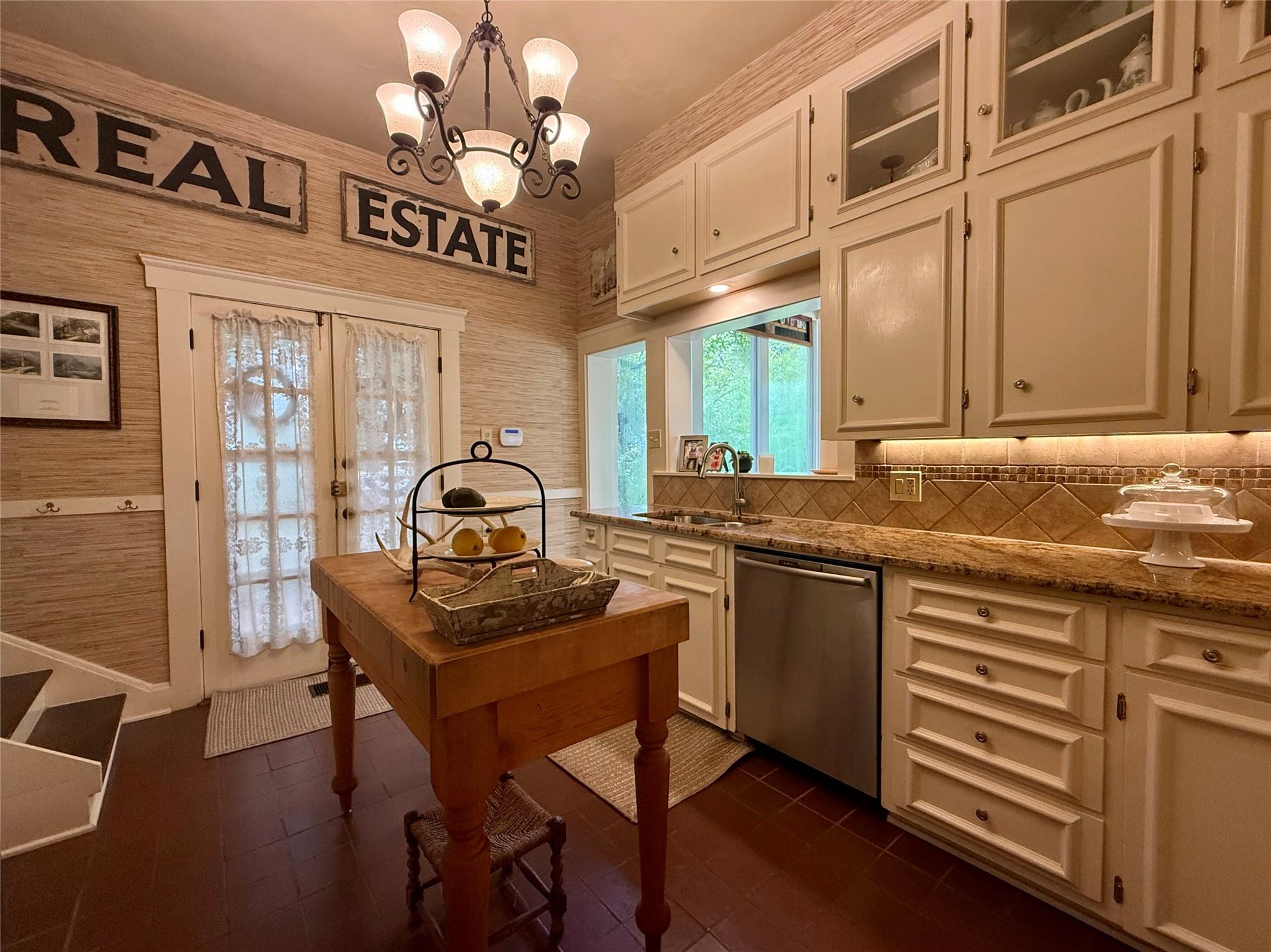 719 W San Antonio St, San Marcos, TX 78666