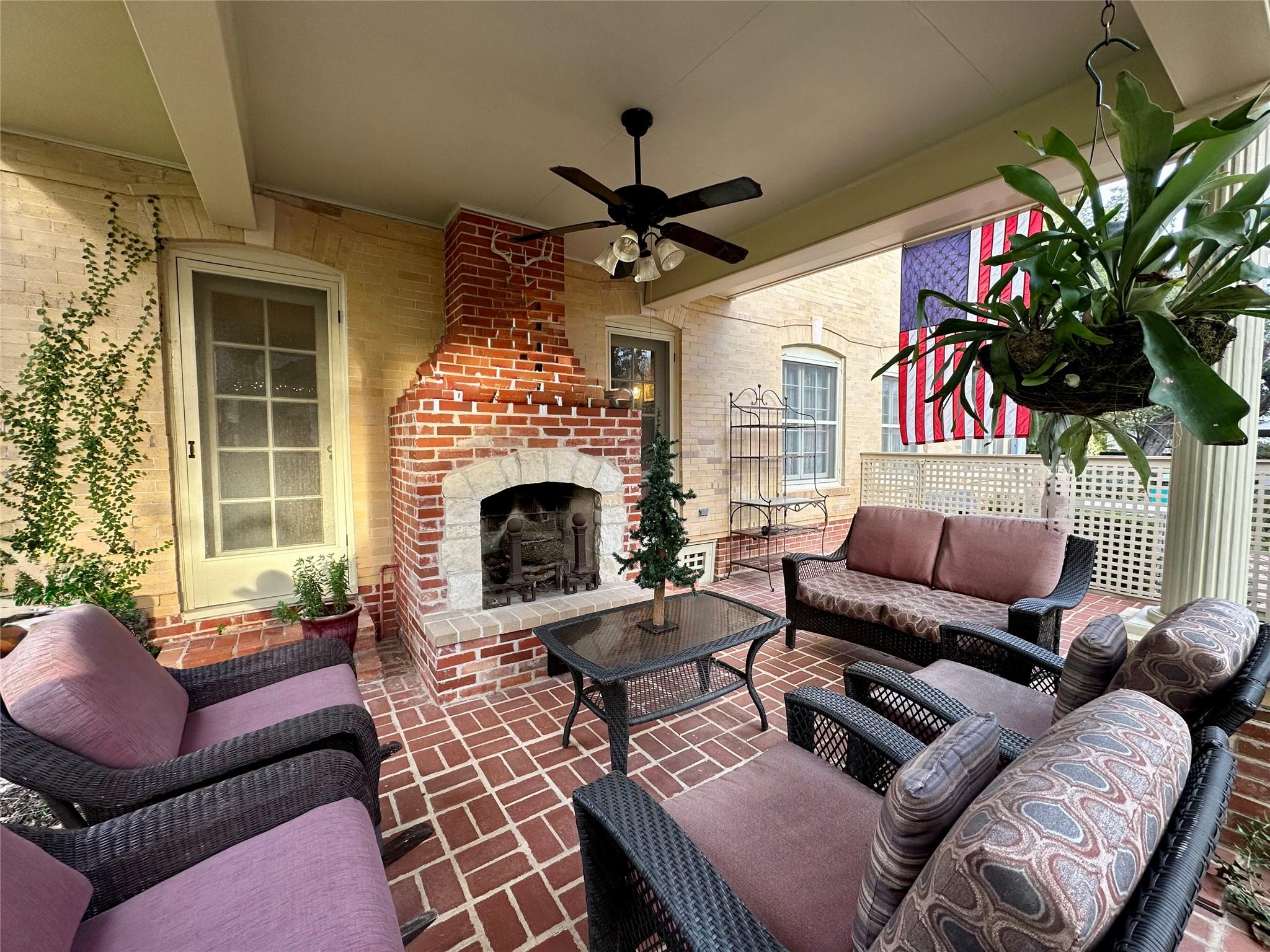 719 W San Antonio St, San Marcos, TX 78666