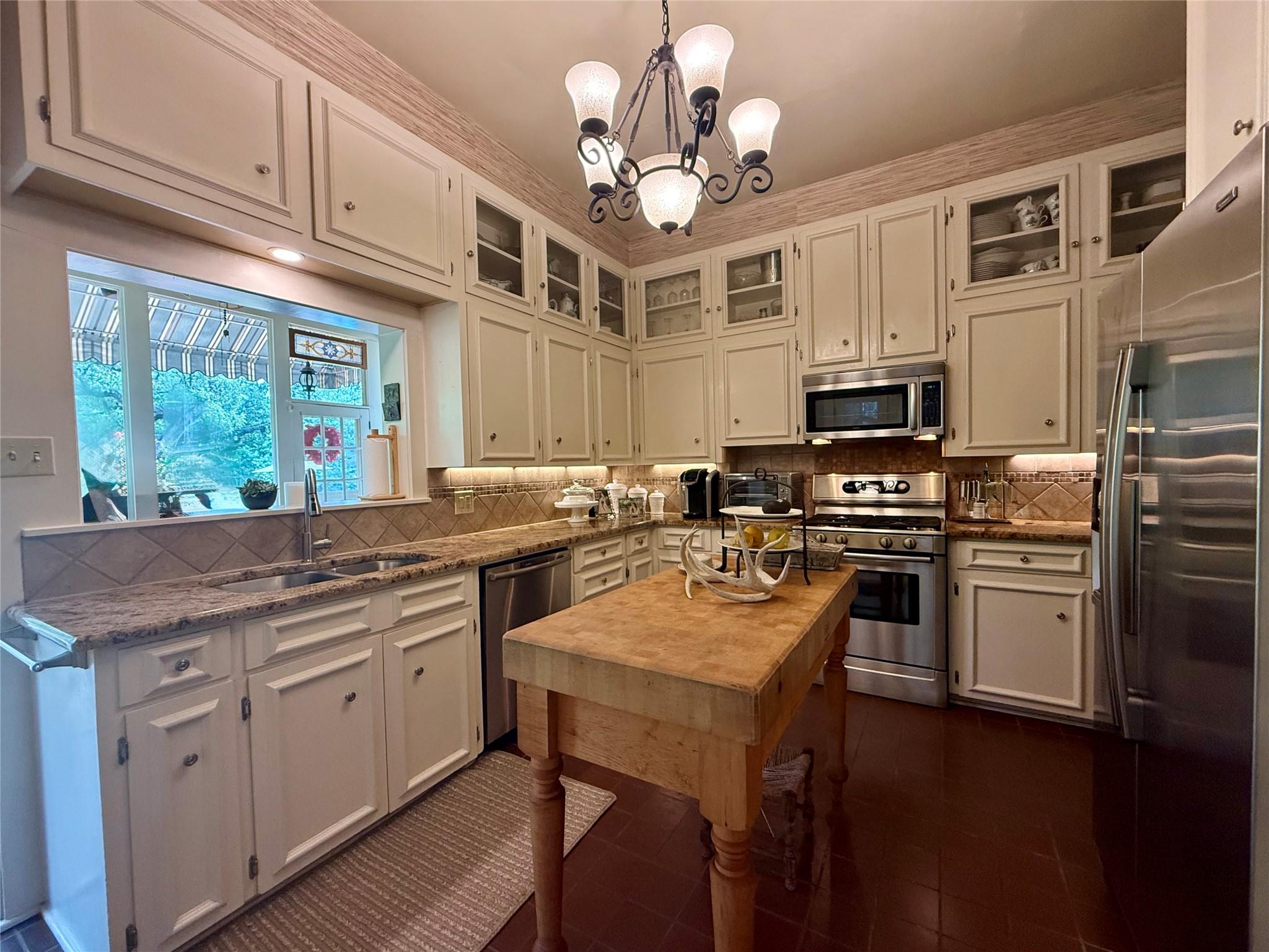 719 W San Antonio St, San Marcos, TX 78666
