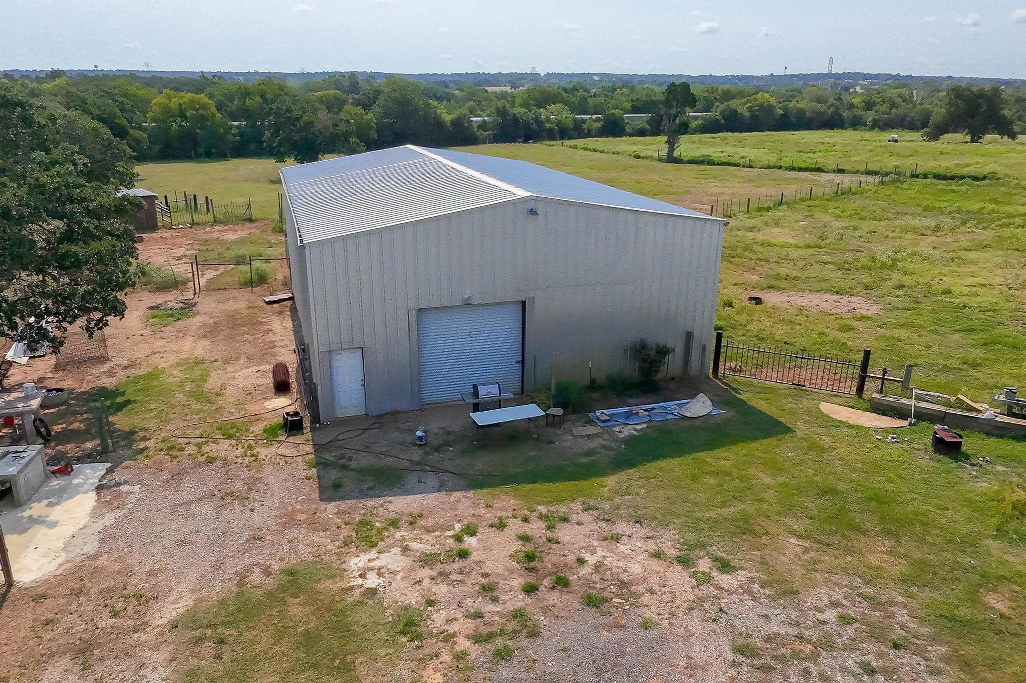 160 McVay Ln, Elgin, TX 78621