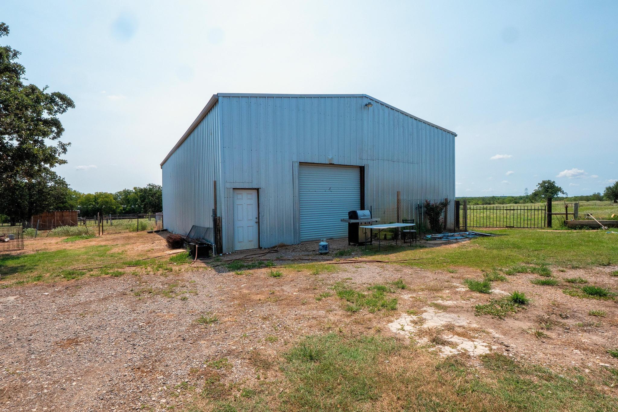 160 McVay Ln, Elgin, TX 78621