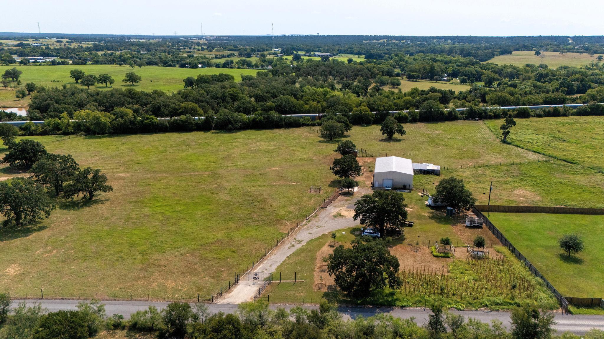 160 McVay Ln, Elgin, TX 78621