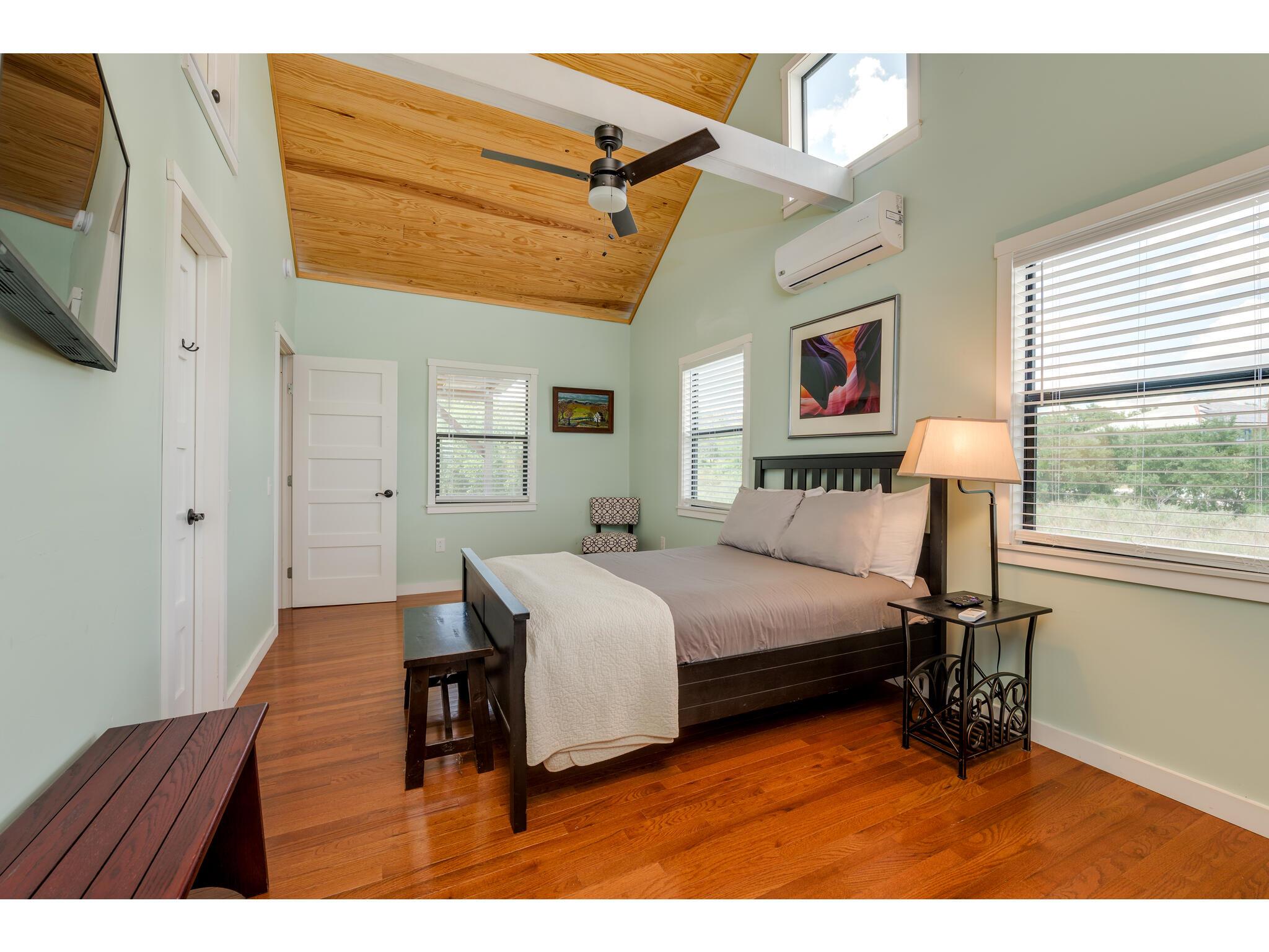 25633 Pedernales Point Dr, Spicewood, TX 78669