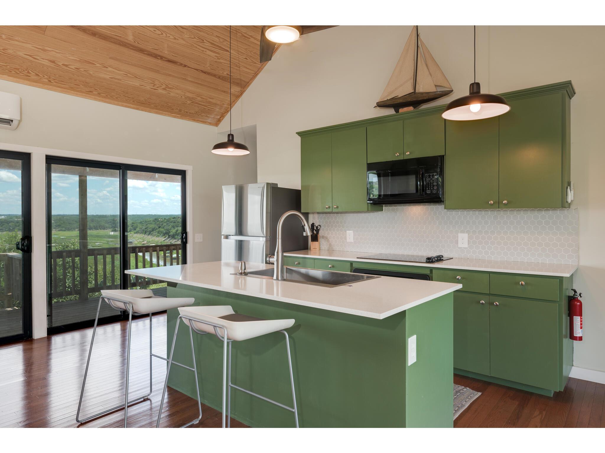 25633 Pedernales Point Dr, Spicewood, TX 78669