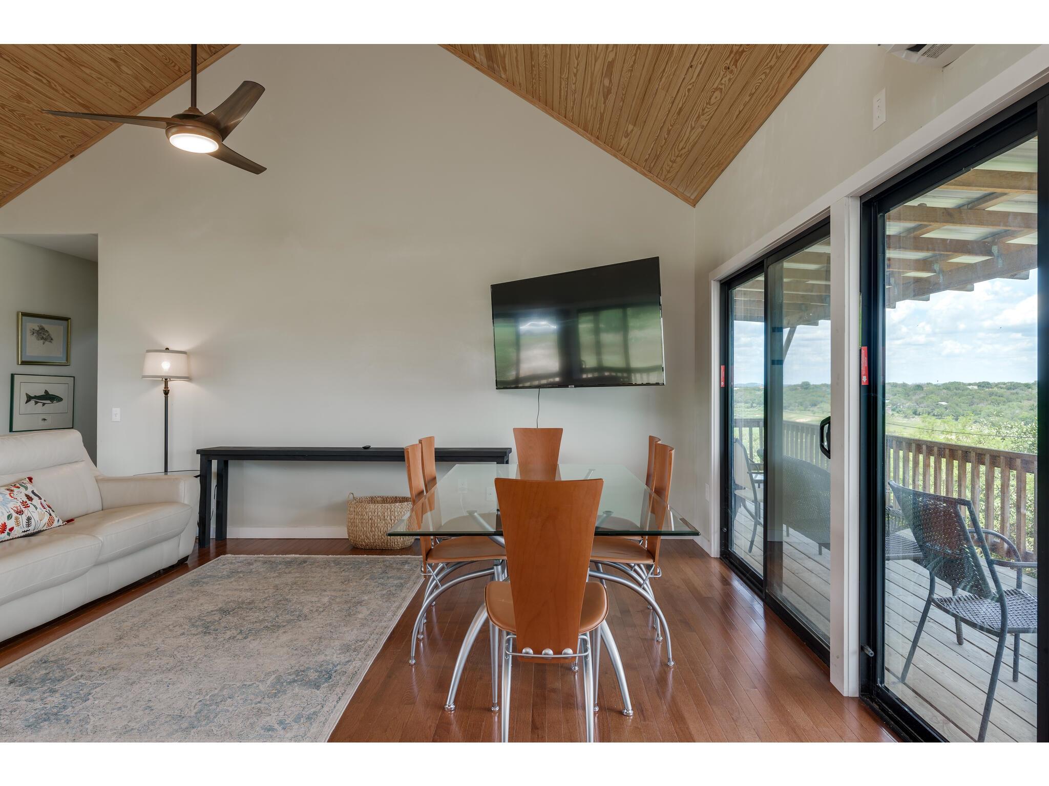 25633 Pedernales Point Dr, Spicewood, TX 78669