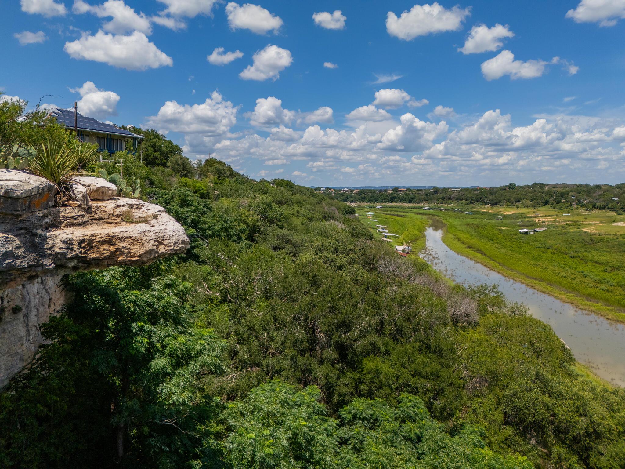 25633 Pedernales Point Dr, Spicewood, TX 78669