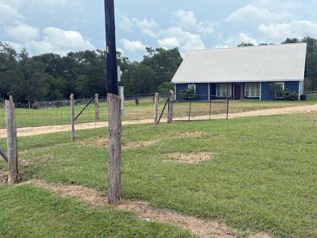 305 Goertz Dr, Red Rock, TX 78662