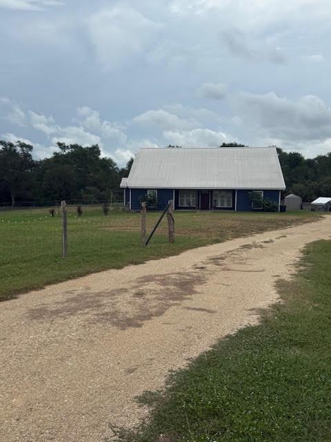 305 Goertz Dr, Red Rock, TX 78662