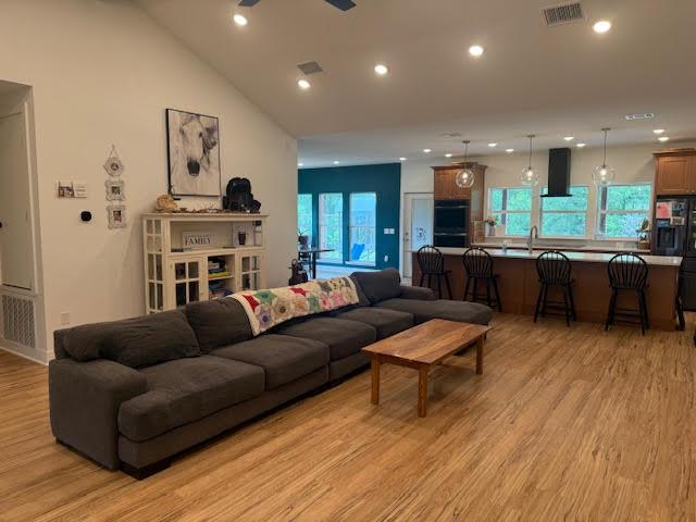 305 Goertz Dr, Red Rock, TX 78662