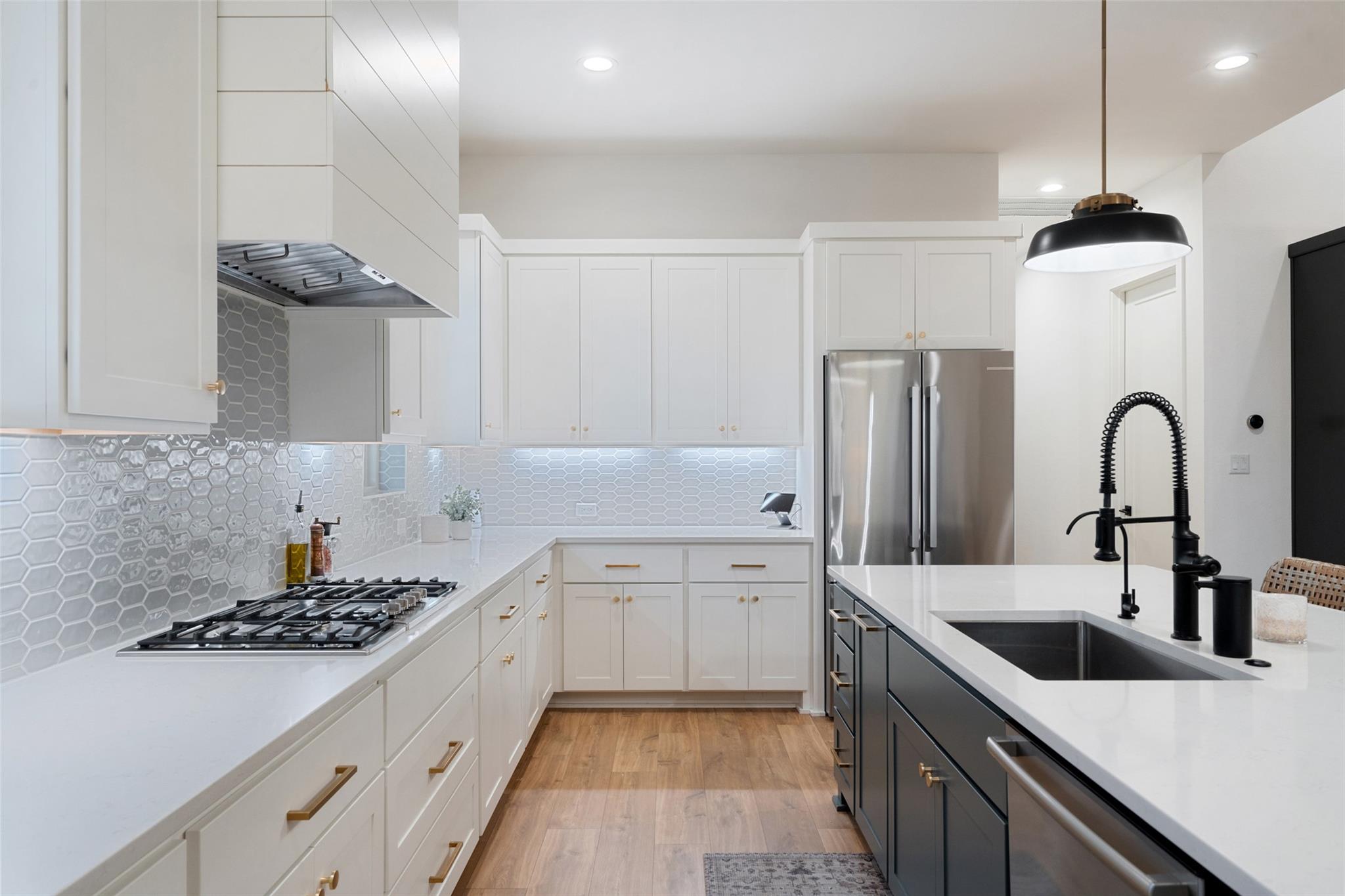 325 Stockman Dr, Dripping Springs, TX 78620