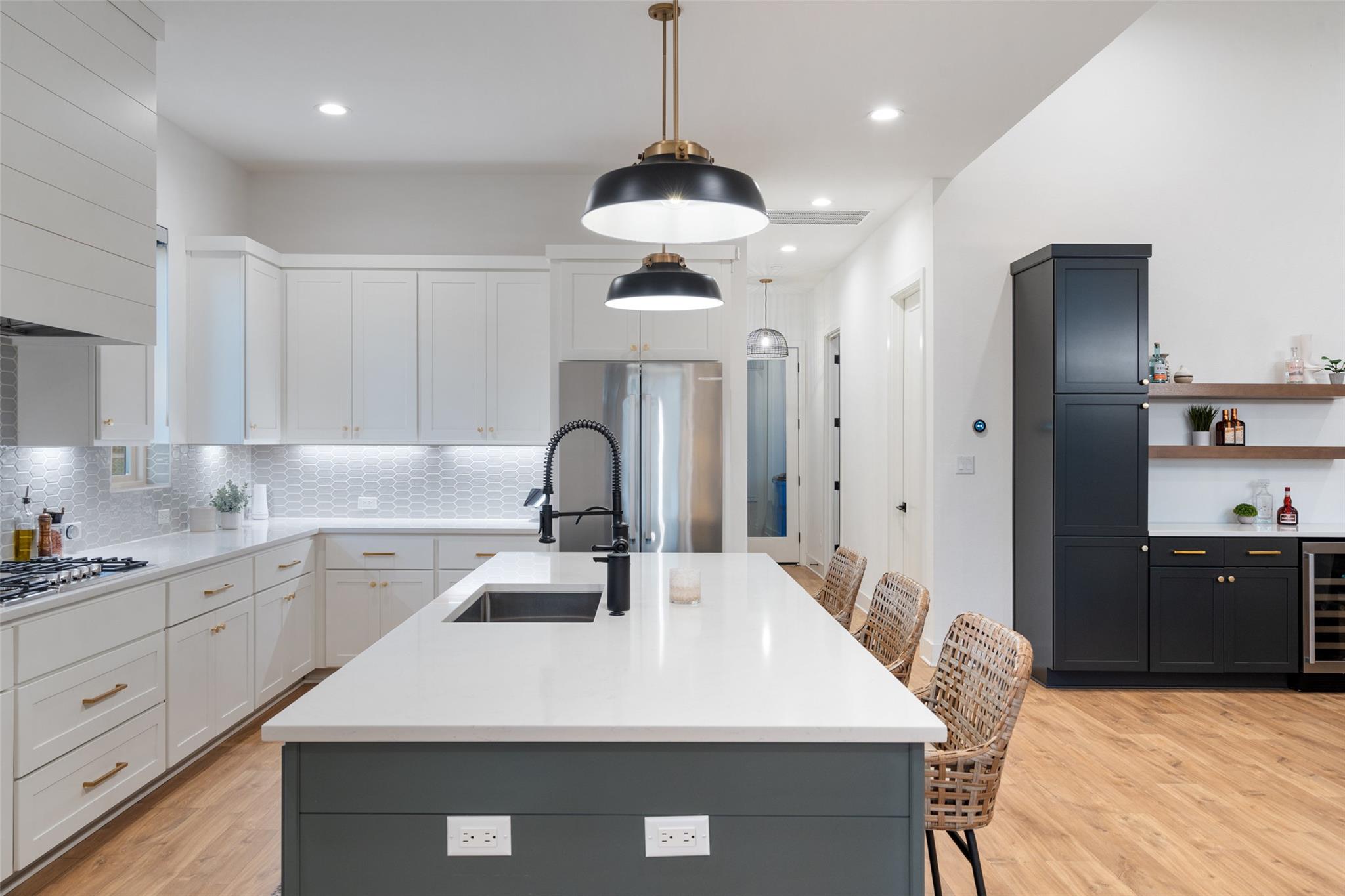 325 Stockman Dr, Dripping Springs, TX 78620