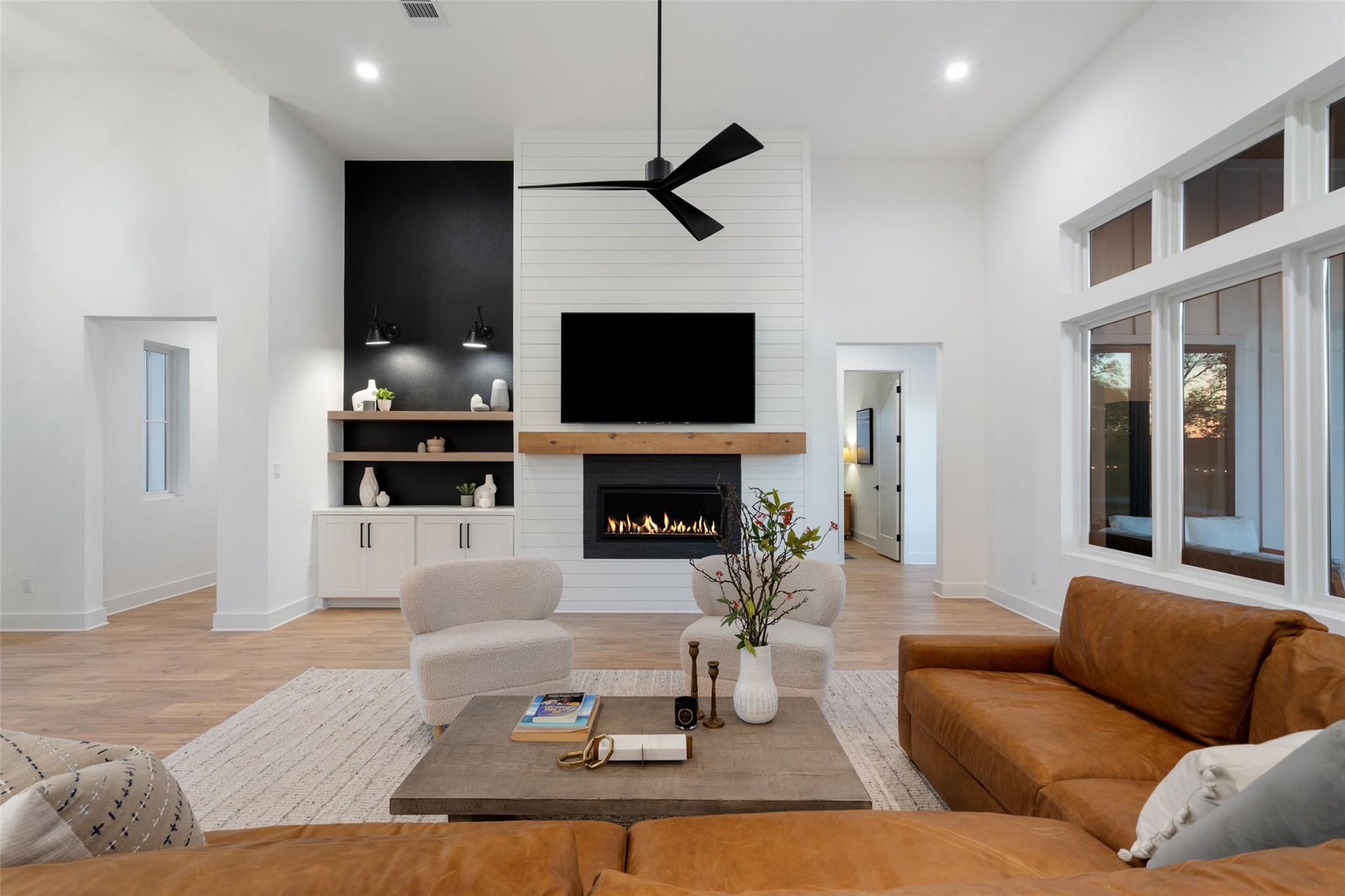 325 Stockman Dr, Dripping Springs, TX 78620