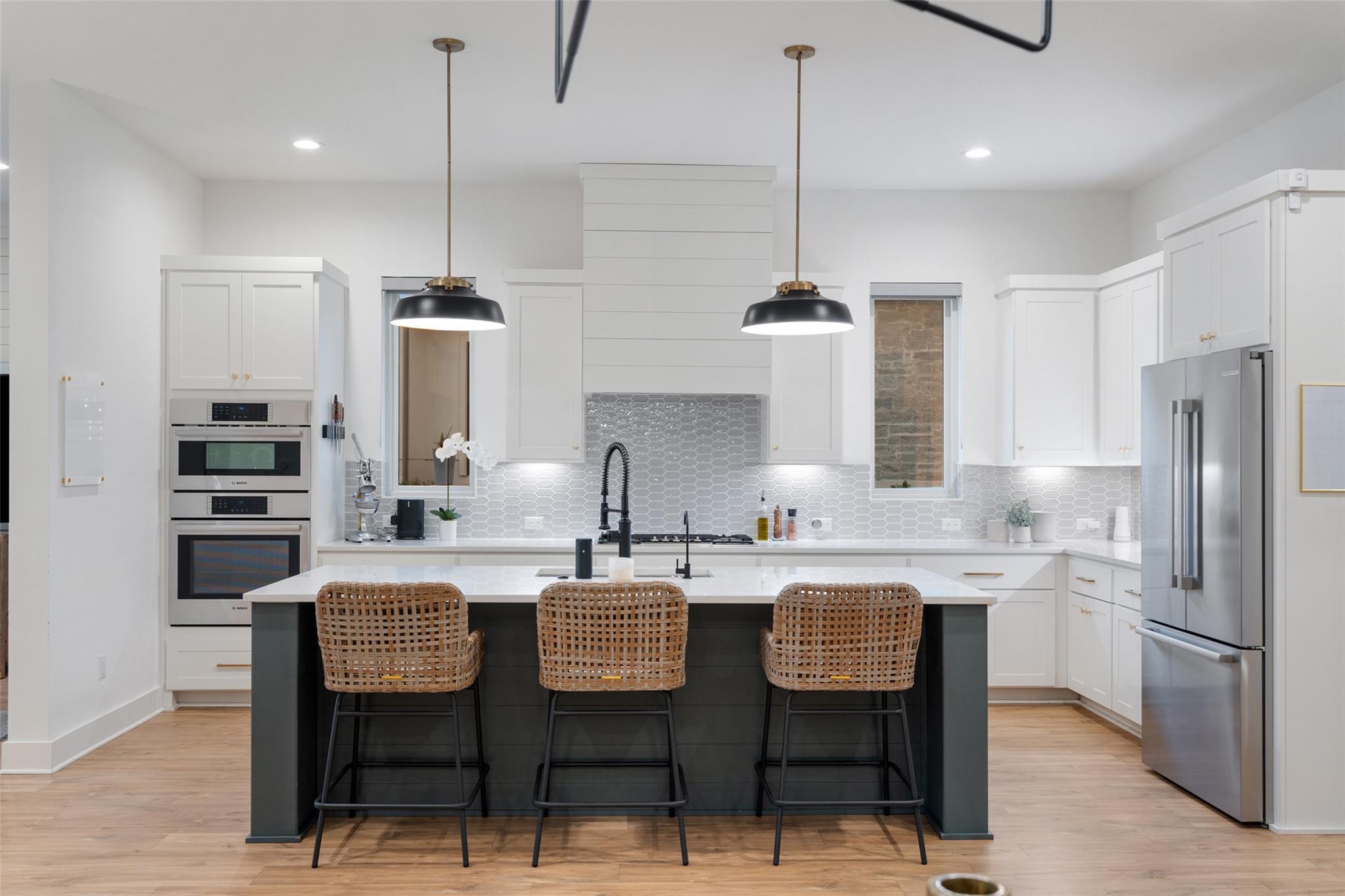 325 Stockman Dr, Dripping Springs, TX 78620