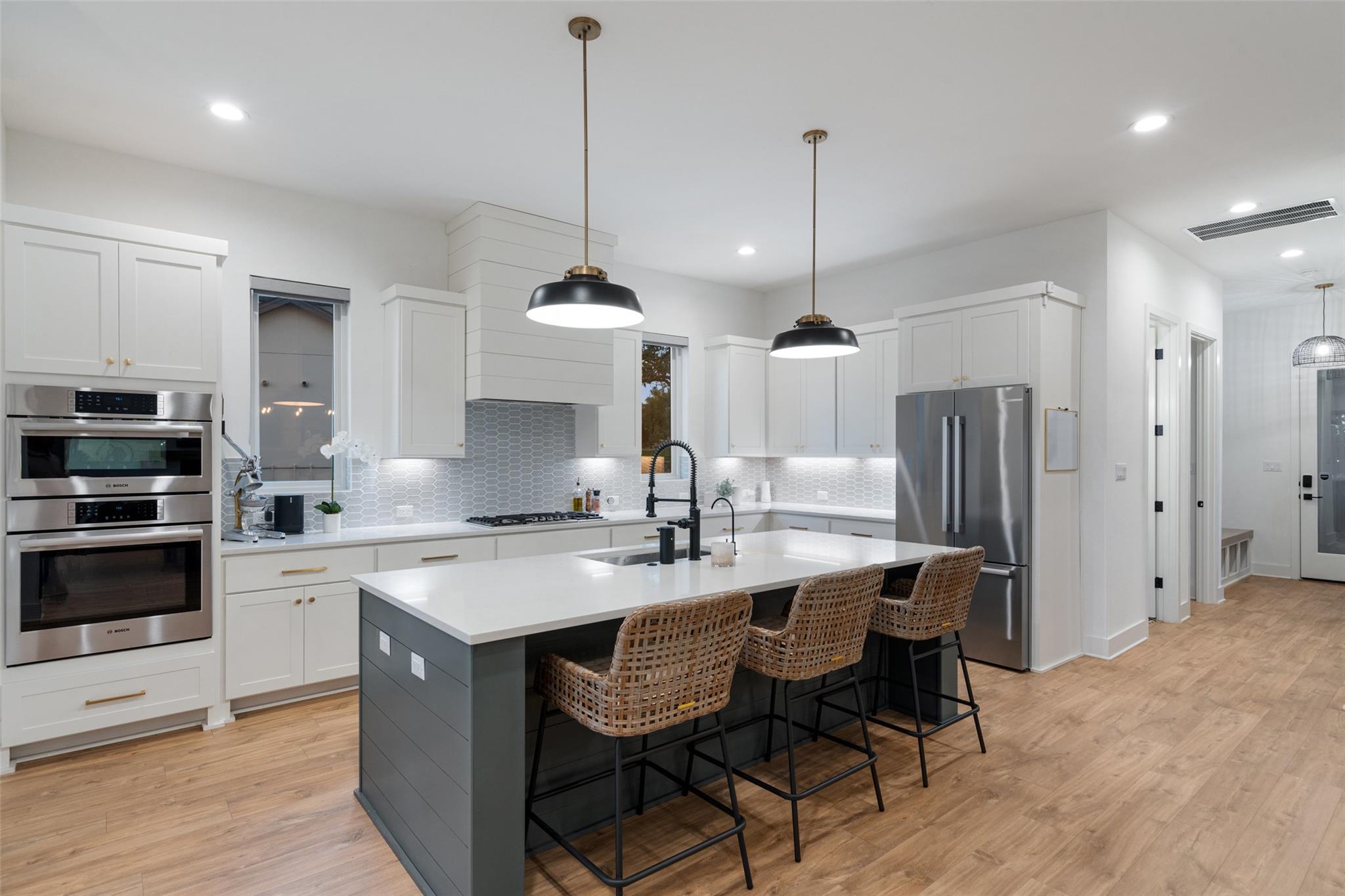 325 Stockman Dr, Dripping Springs, TX 78620