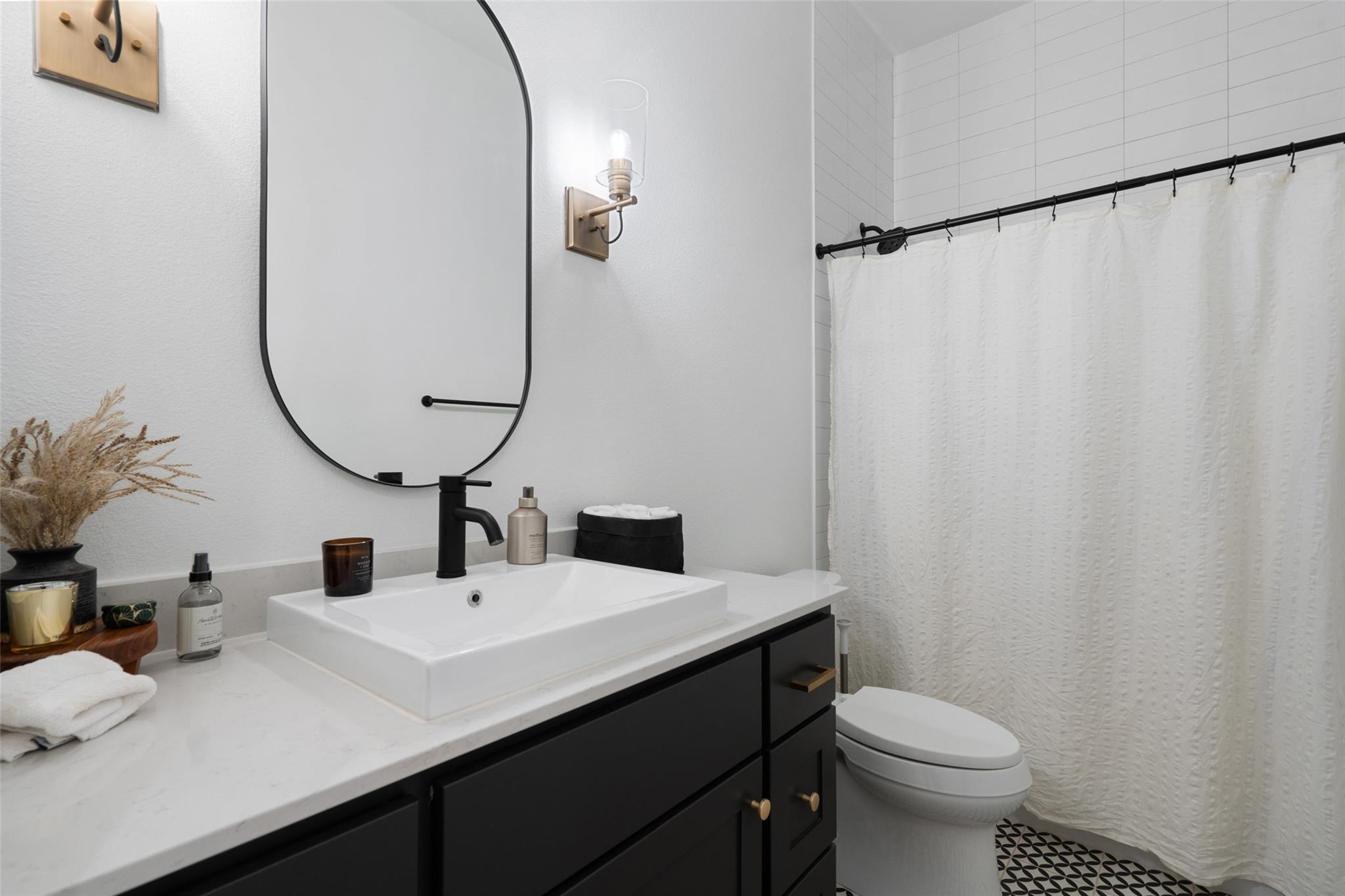 325 Stockman Dr, Dripping Springs, TX 78620
