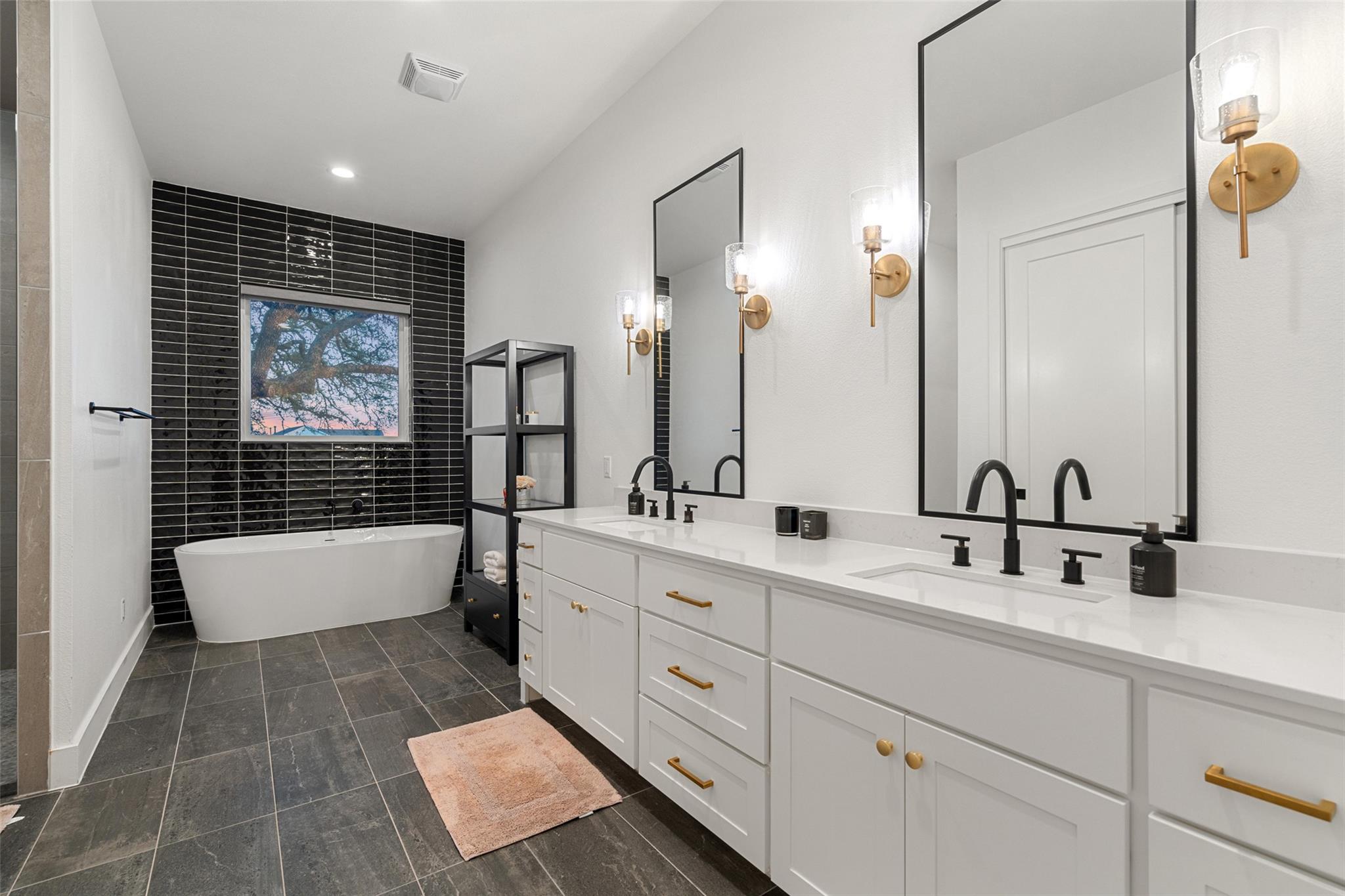 325 Stockman Dr, Dripping Springs, TX 78620