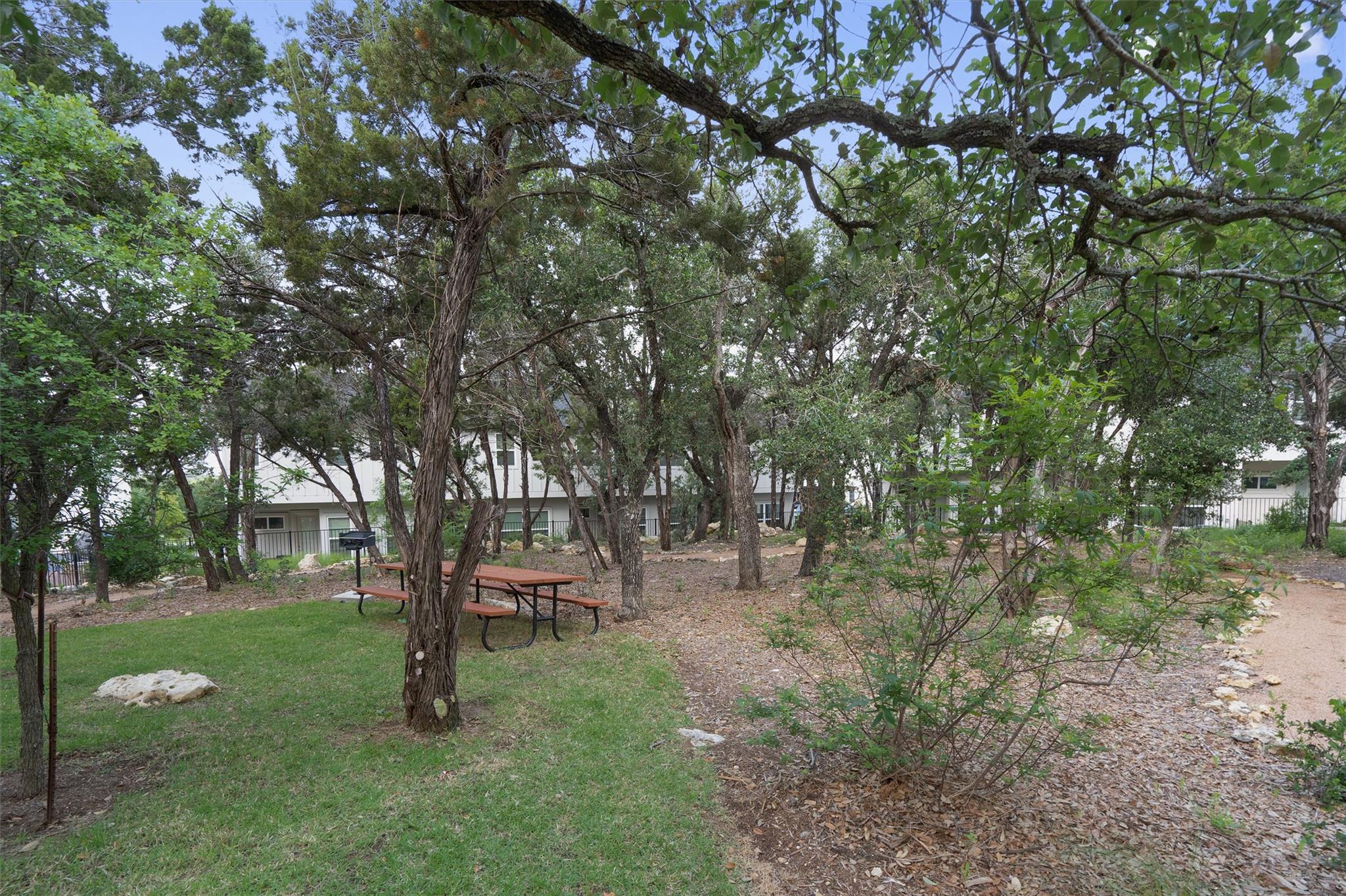 12001 Vista Parke Dr # 406, Austin, TX 78726