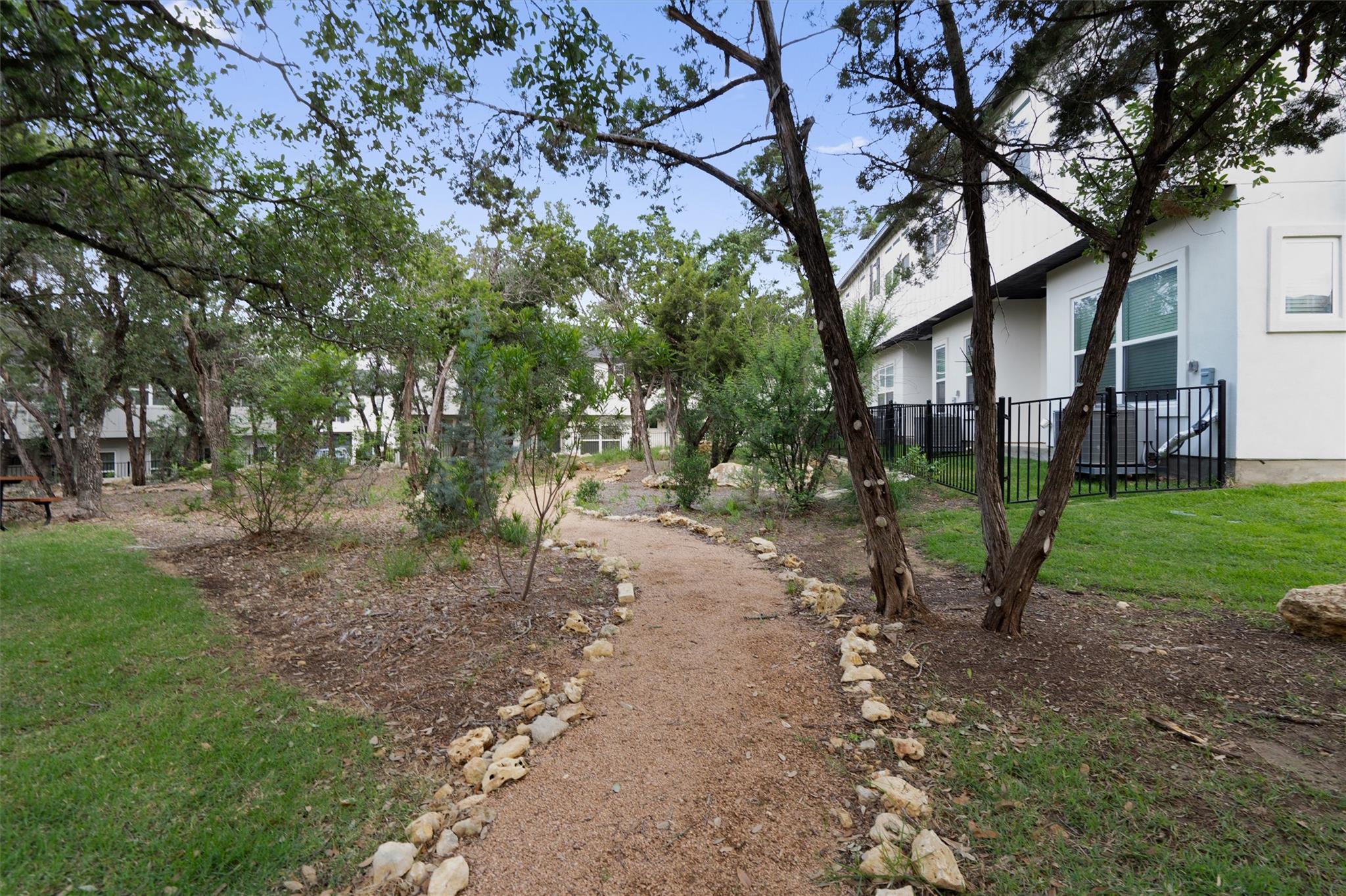12001 Vista Parke Dr # 406, Austin, TX 78726