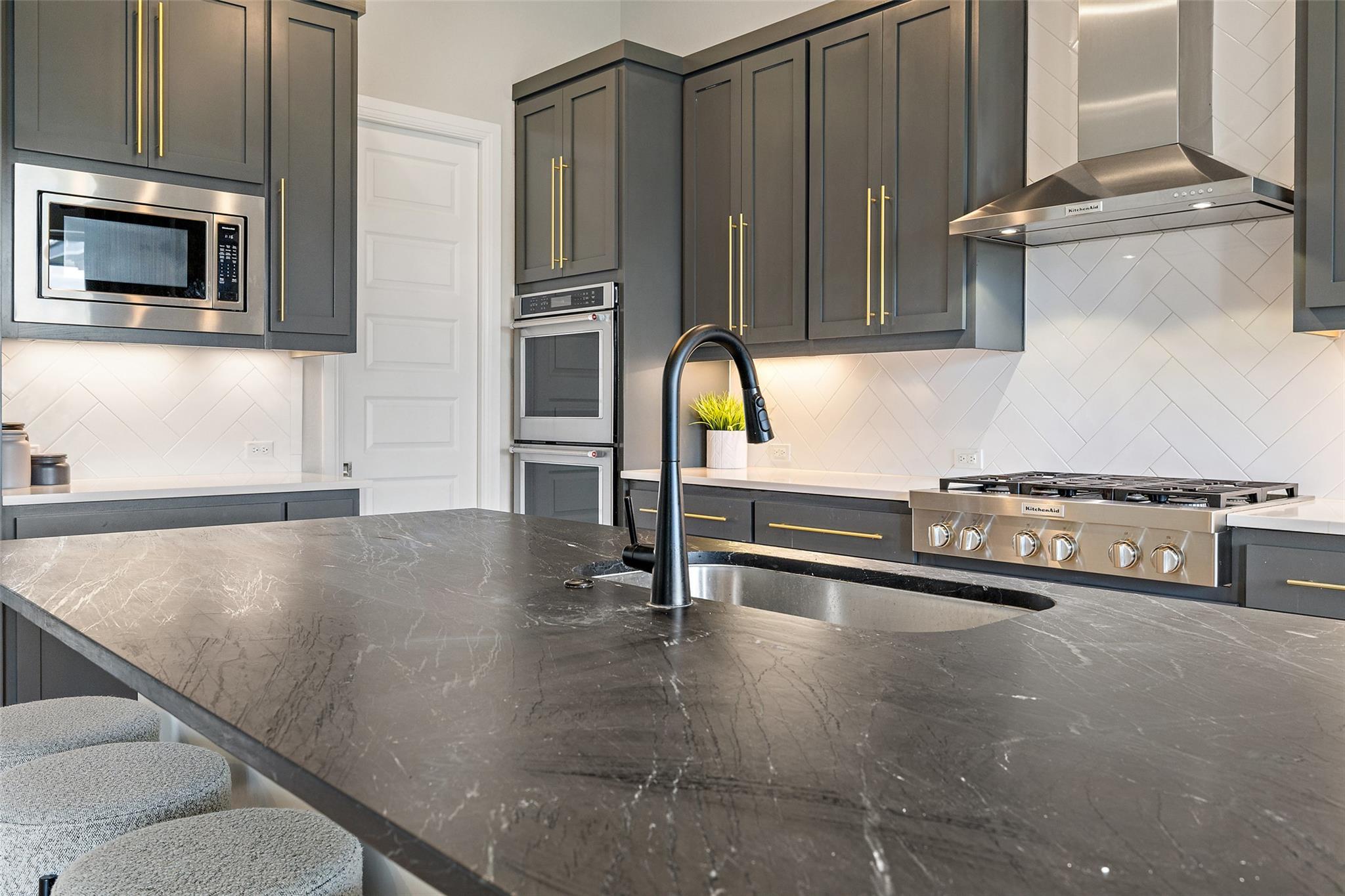 2220 Normandy Vw, Leander, TX 78641