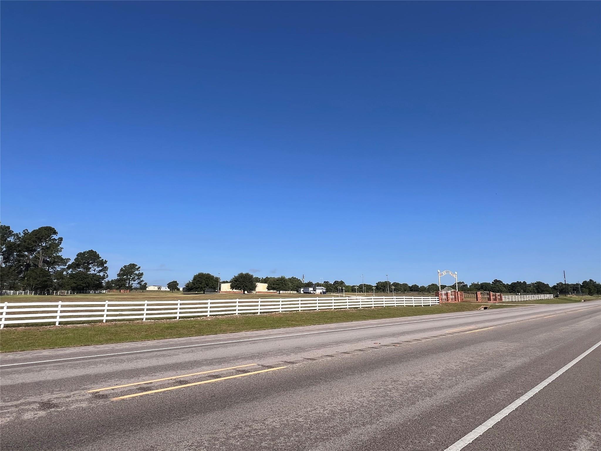 2502 Highway 304, Smithville, TX 78957