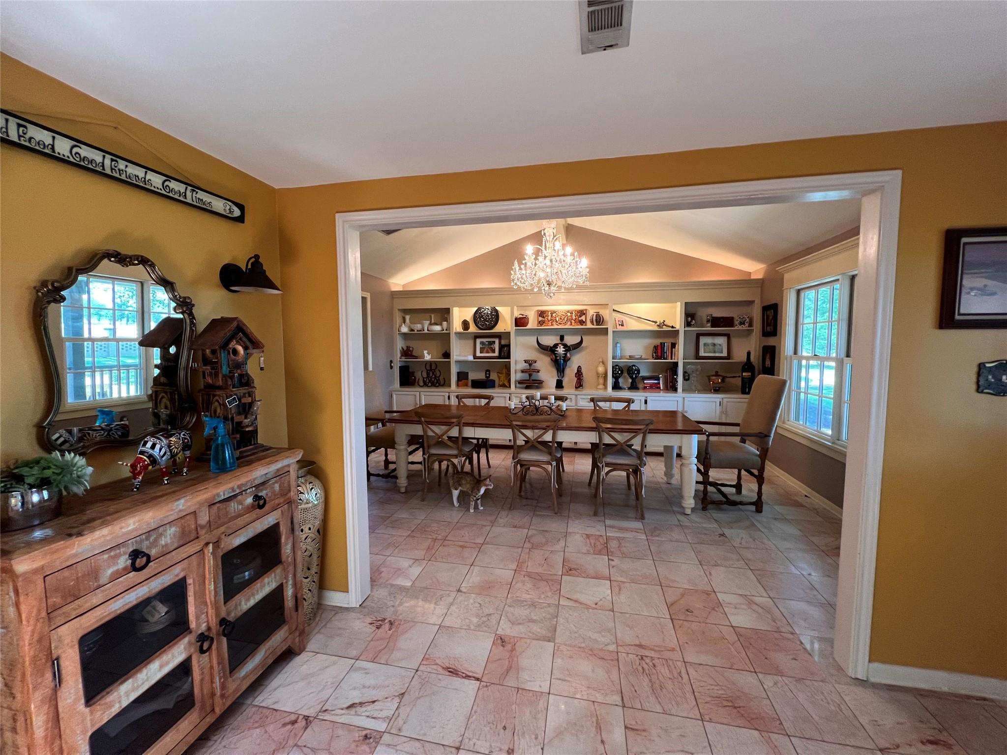 2502 Highway 304, Smithville, TX 78957