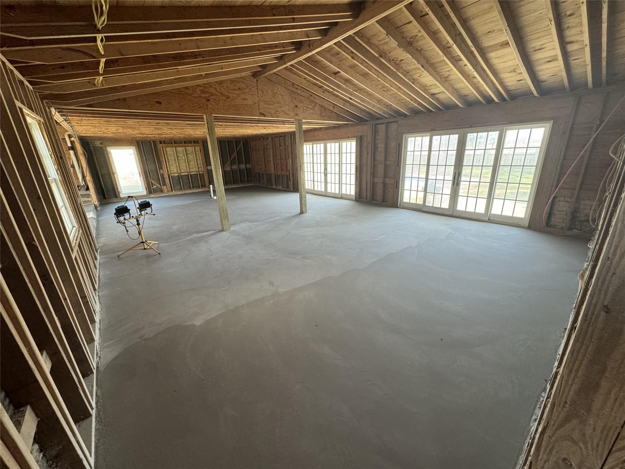 2502 Highway 304, Smithville, TX 78957