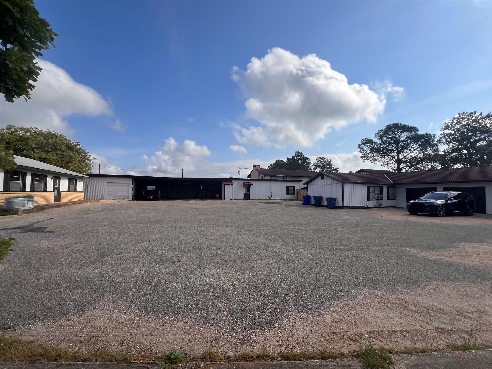 2502 Highway 304, Smithville, TX 78957