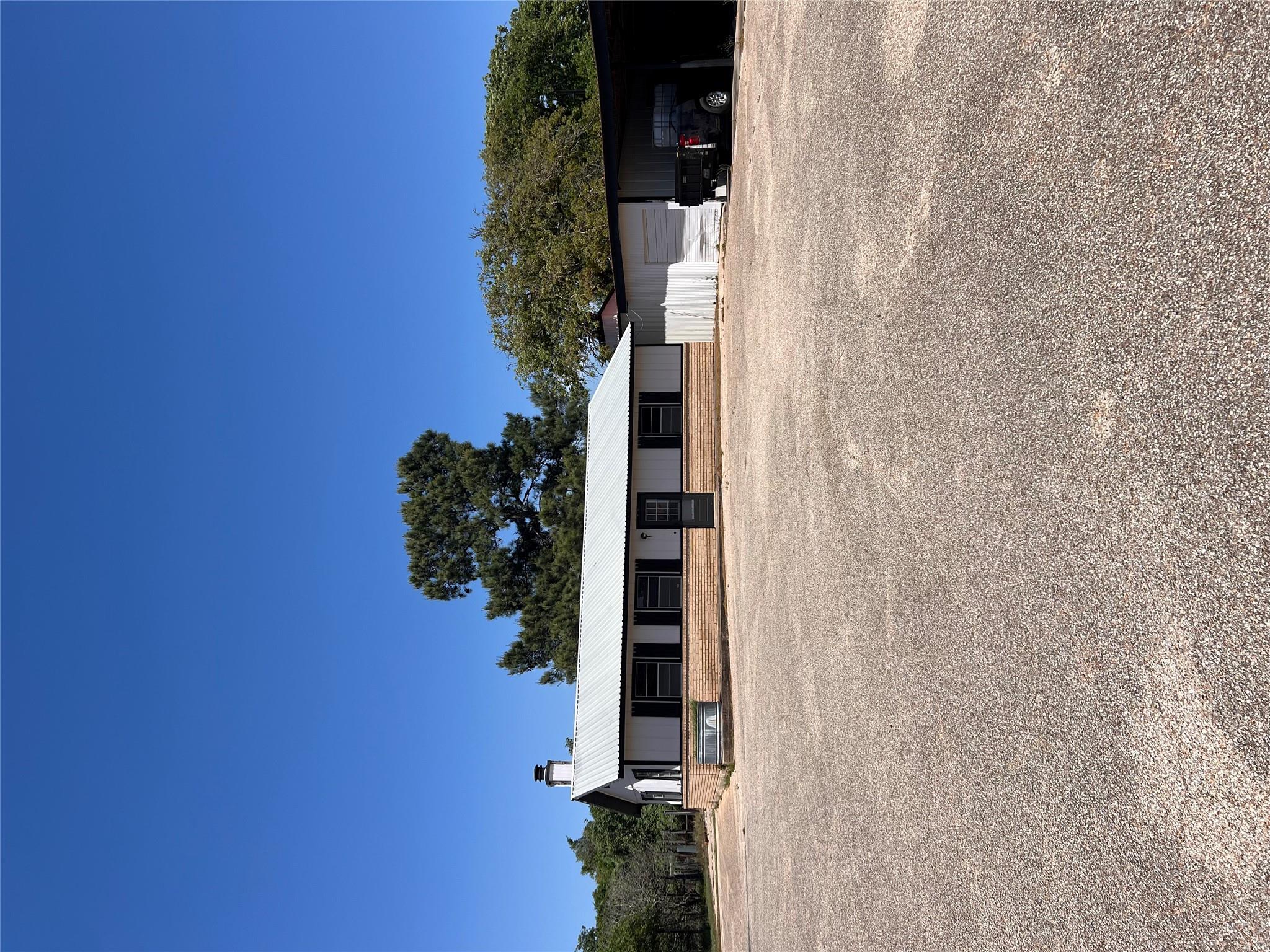 2502 Highway 304, Smithville, TX 78957
