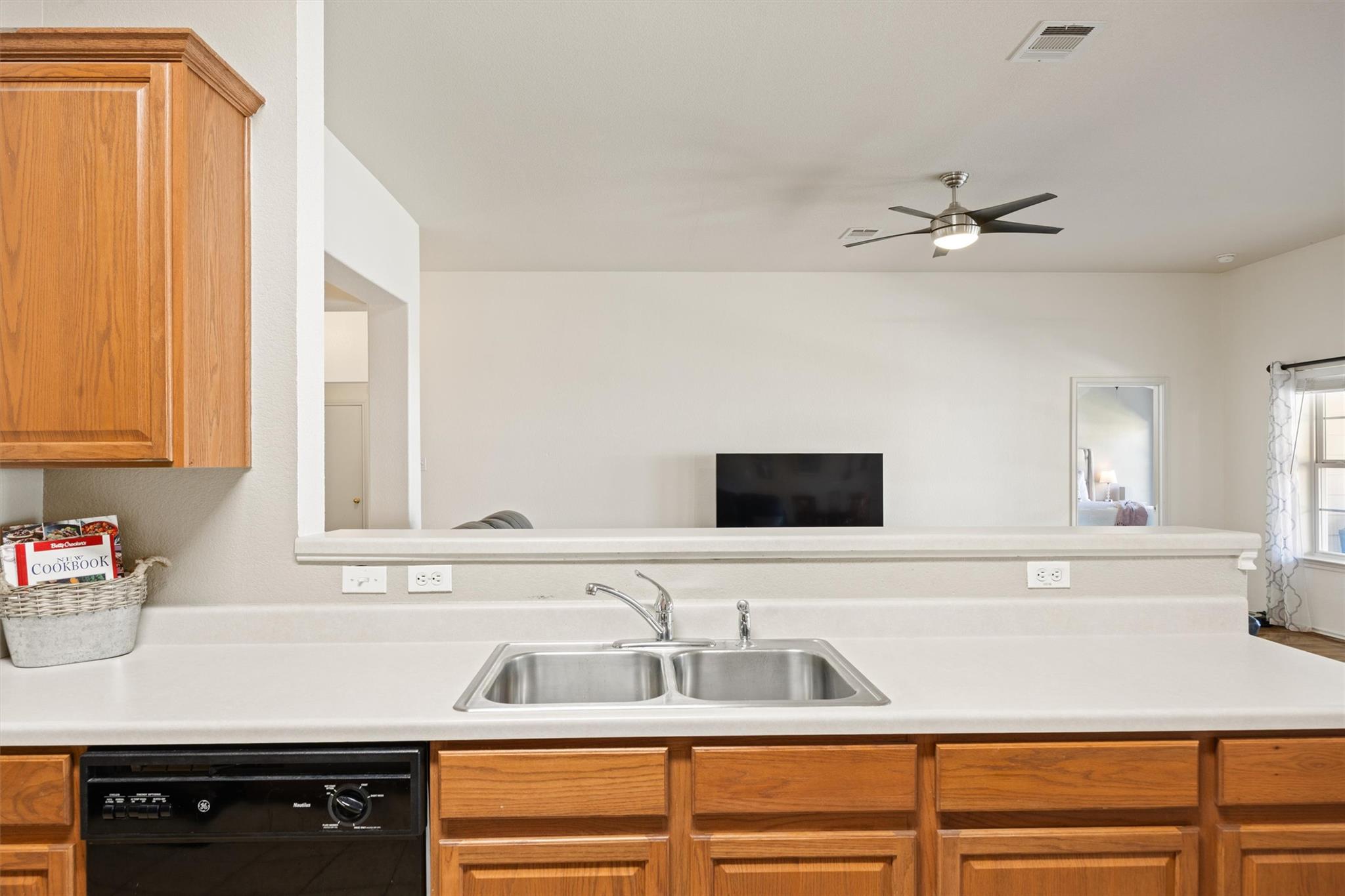 880 Bottle Brush Dr, Kyle, TX 78640