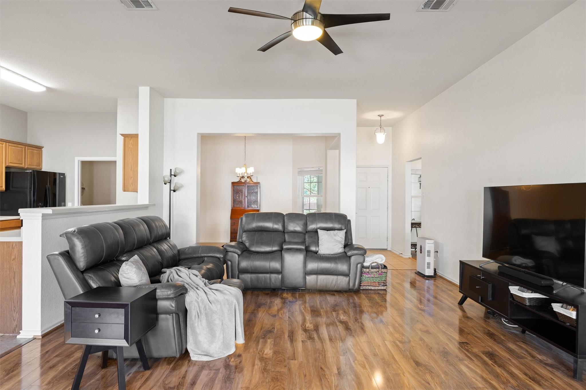 880 Bottle Brush Dr, Kyle, TX 78640