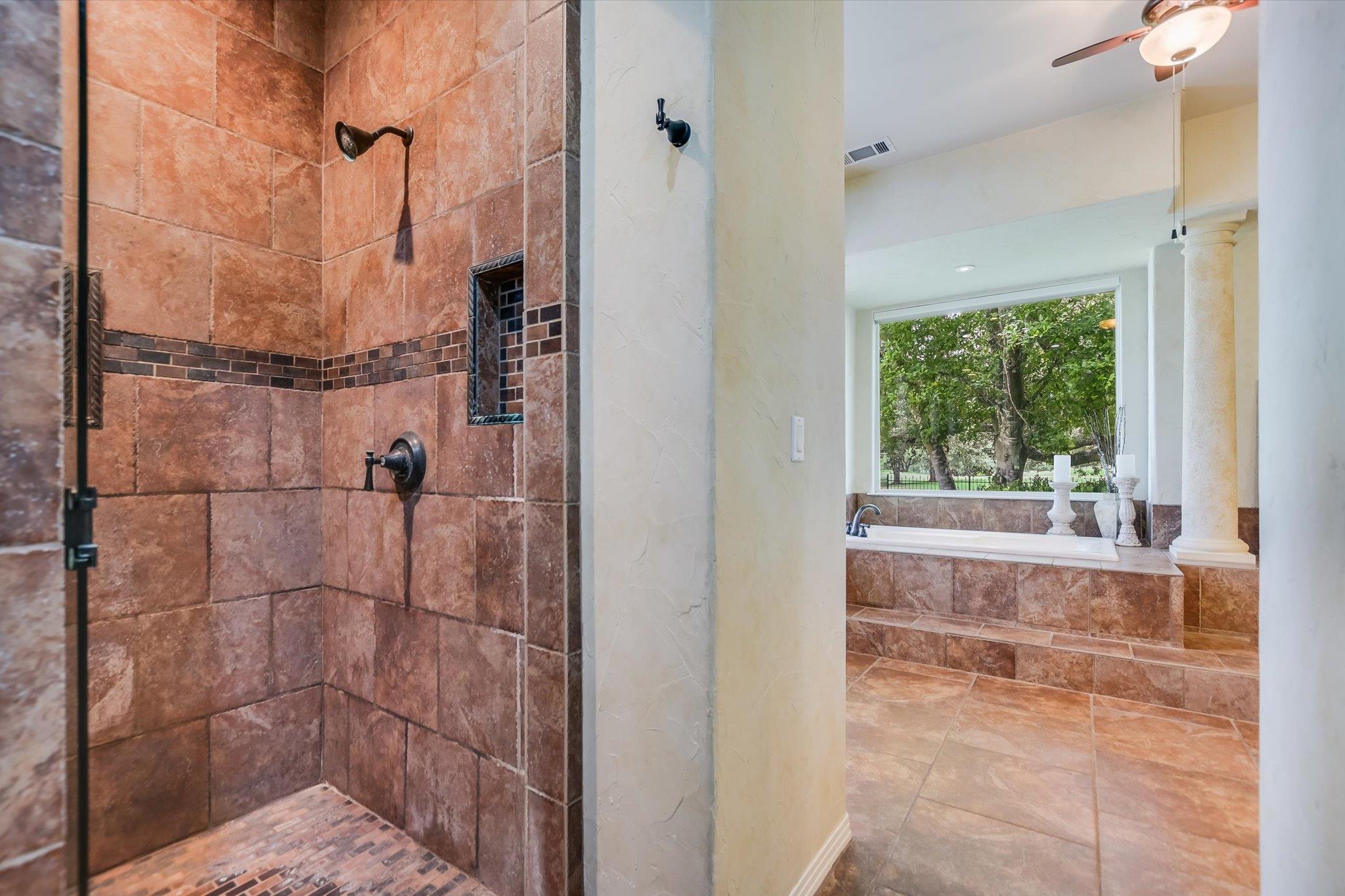 26308 Masters Pkwy, Spicewood, TX 78669