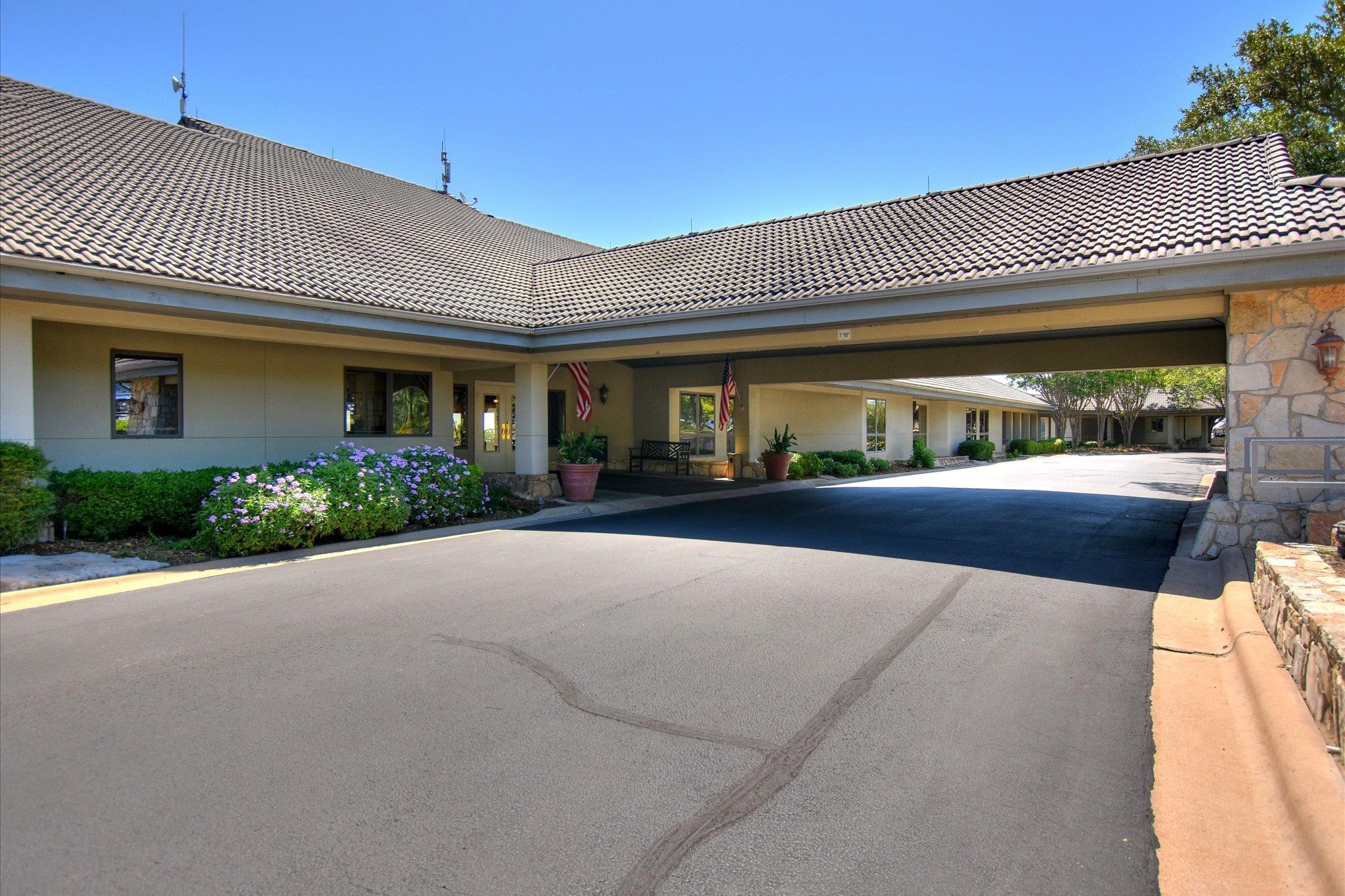 26308 Masters Pkwy, Spicewood, TX 78669