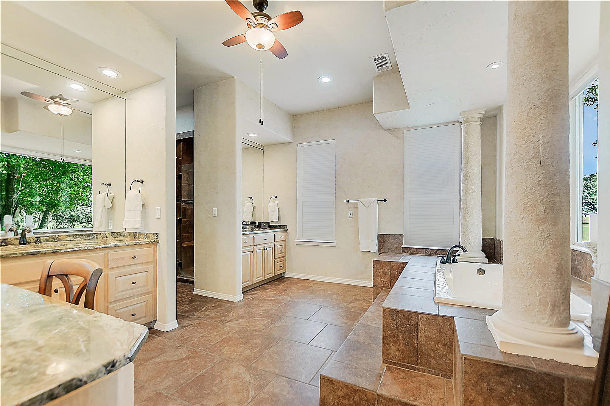 26308 Masters Pkwy, Spicewood, TX 78669